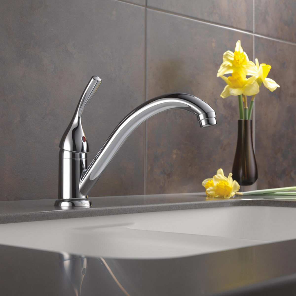 CLASSIC SINGLE HANDLE KITCHEN FAUCET - robinsonco.ca