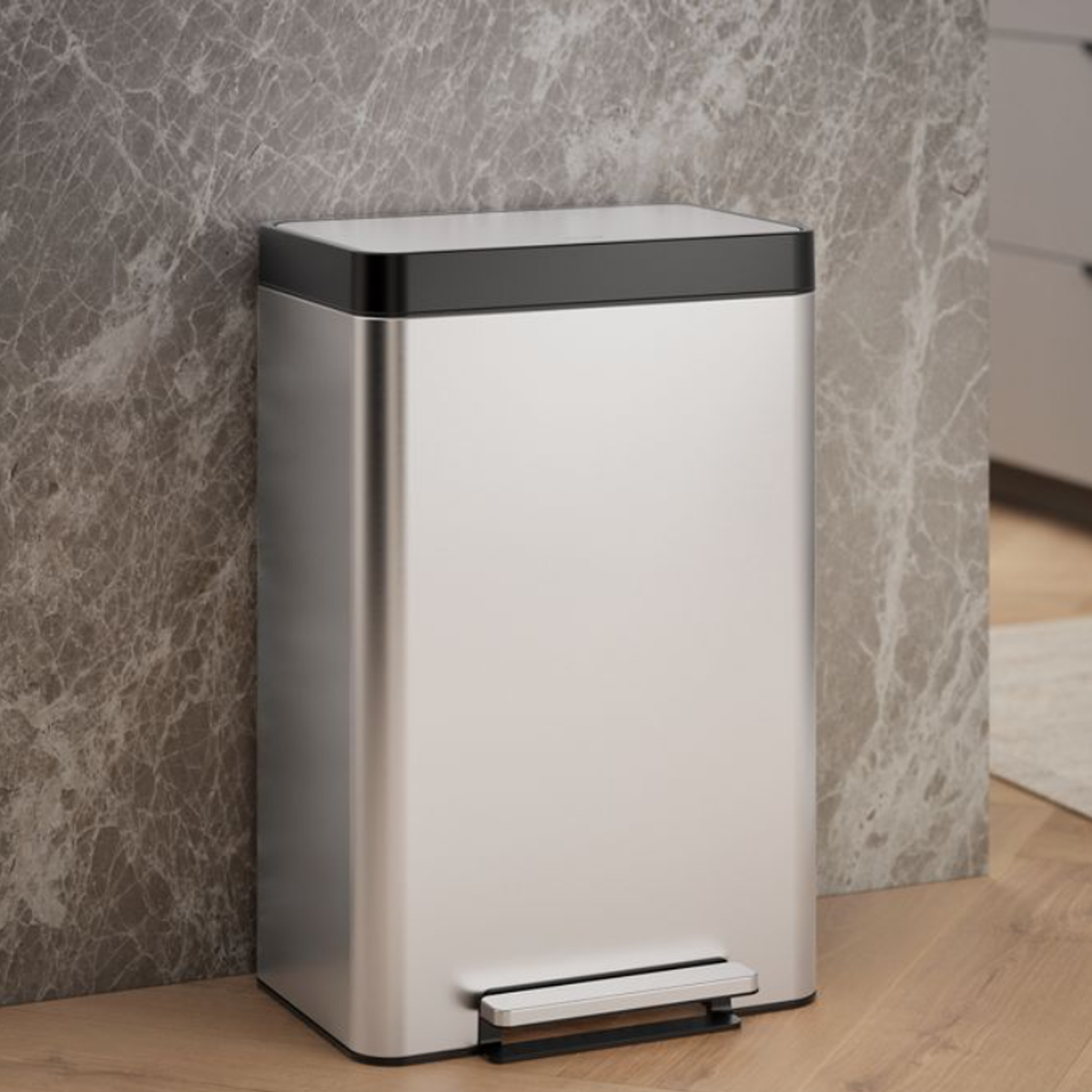 13-GALLON LOFT STEP TRASH CAN - robinsonco.ca