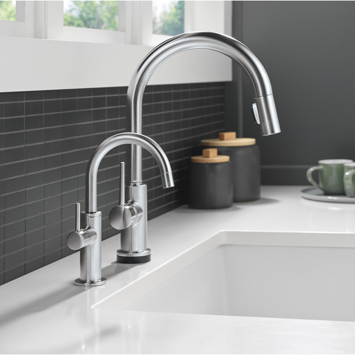 CONTEMPORARY ROUND BEVERAGE FAUCET - robinsonco.ca