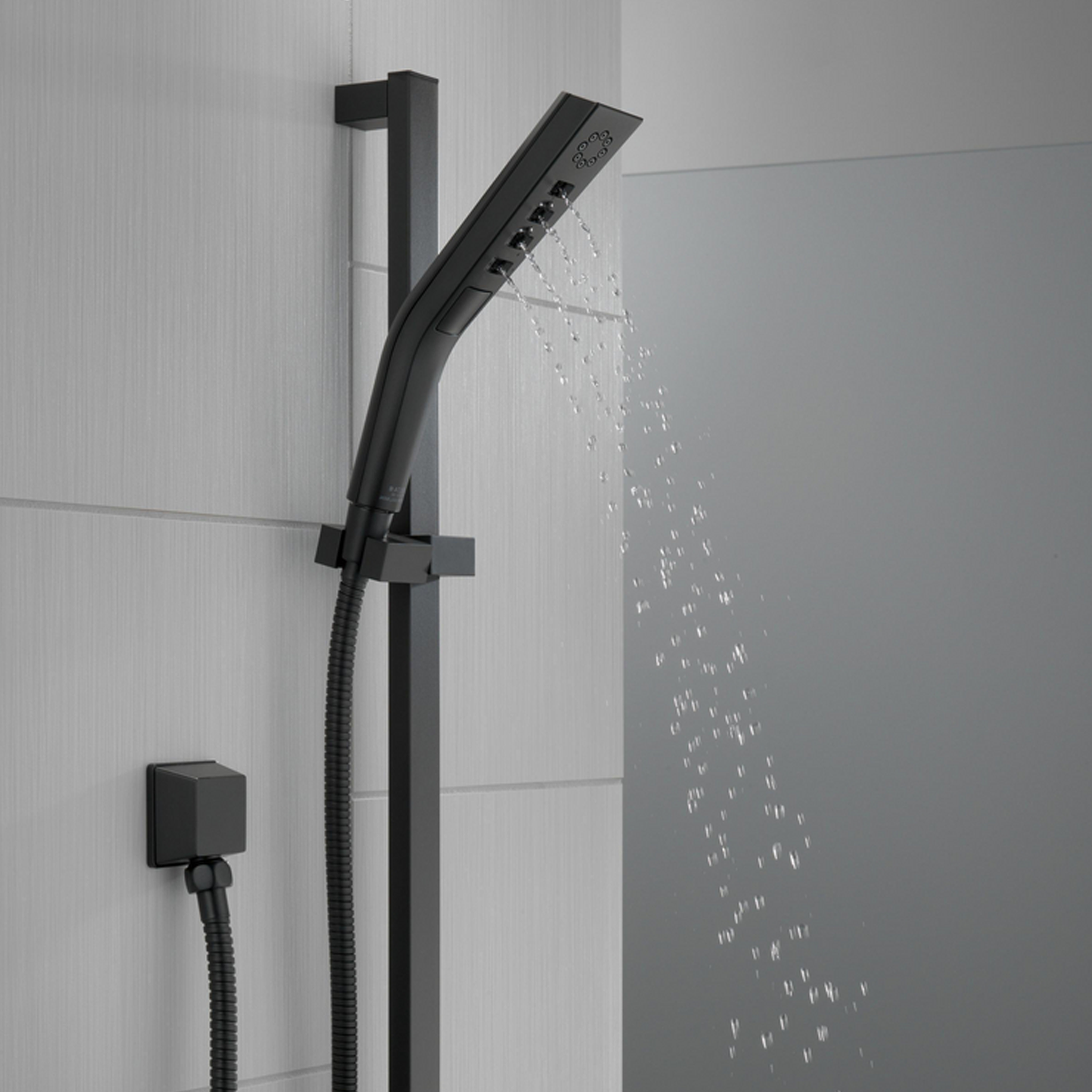 DELTA H2OKINETIC® 3-SETTING SLIDE BAR HANDSHOWER - robinsonco.ca