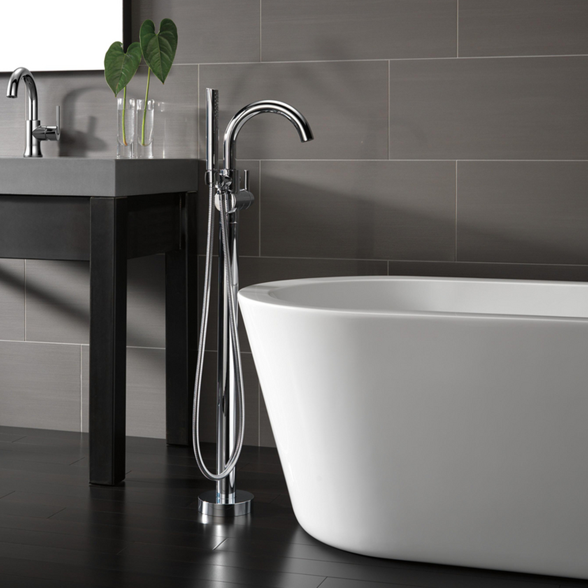 TRINSIC® SINGLE HANDLE HIGH-ARC LAVATORY FAUCET - robinsonco.ca