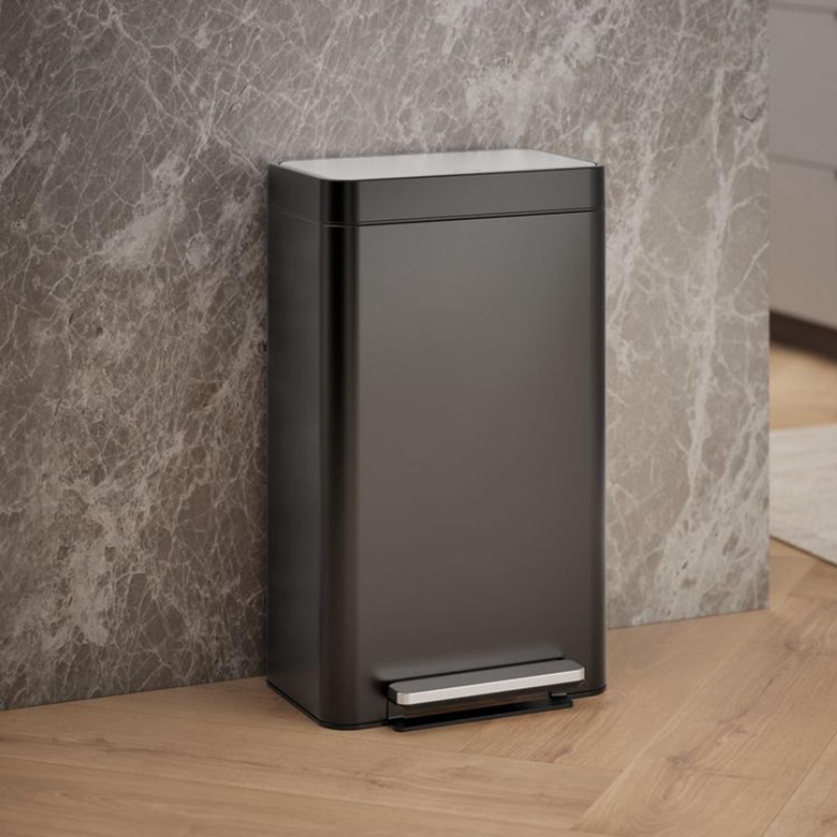 8-GALLON LOFT STEP TRASH CAN - robinsonco.ca