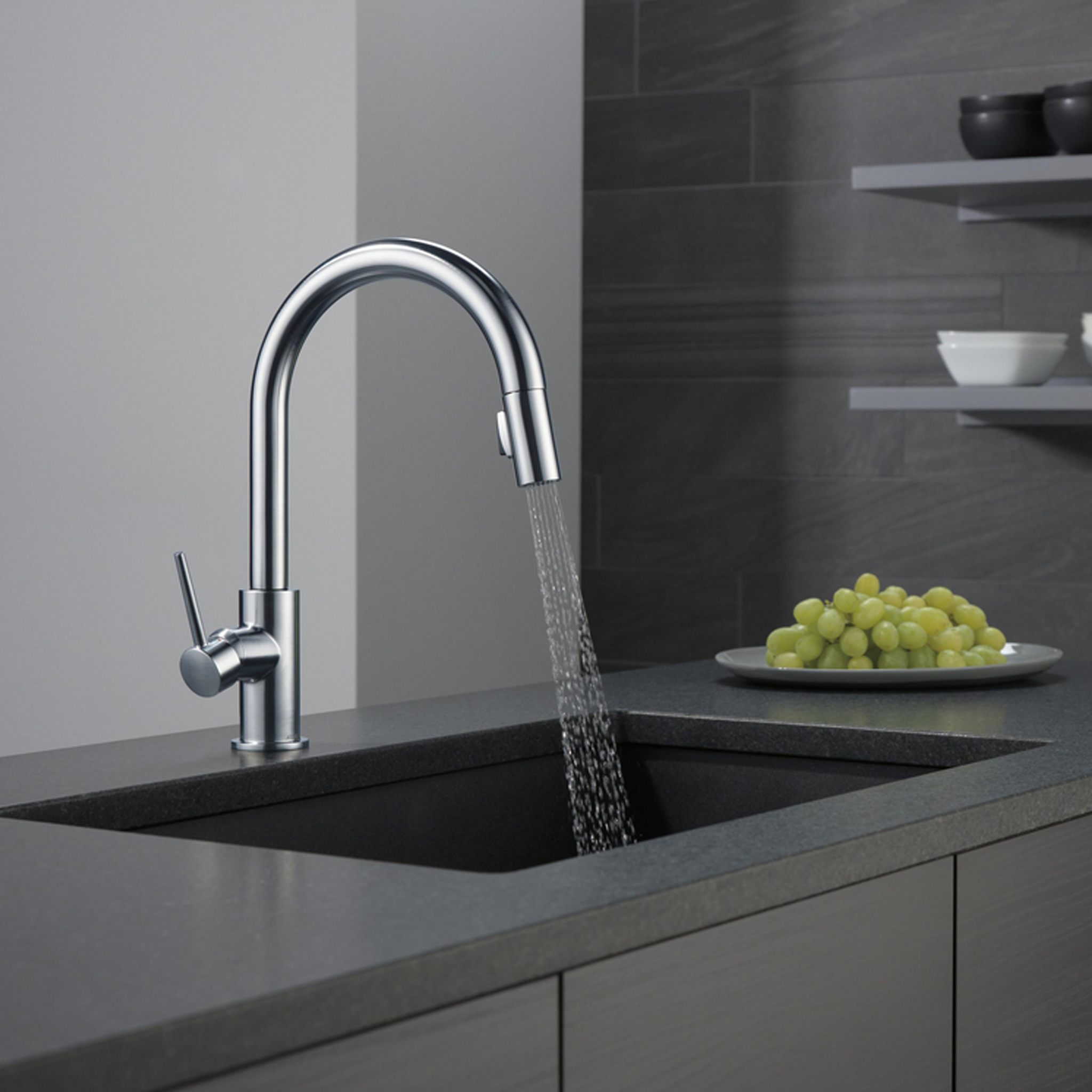 TRINSIC® SINGLE HANDLE PULL-DOWN KITCHEN FAUCET - robinsonco.ca