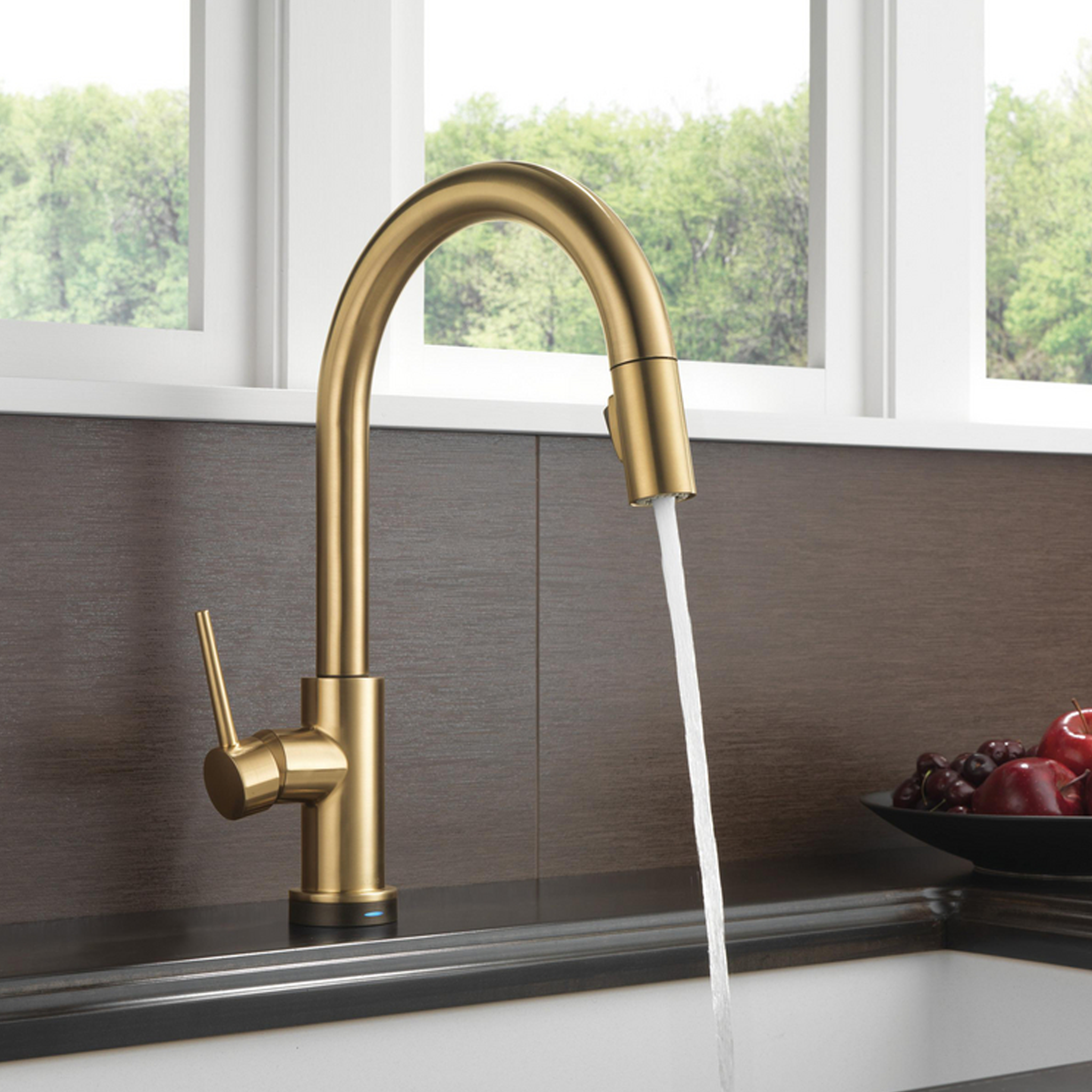 TRINSIC® SINGLE HANDLE PULL-DOWN KITCHEN FAUCET FEATURING TOUCH2O(R) TECHNOLOGY - robinsonco.ca