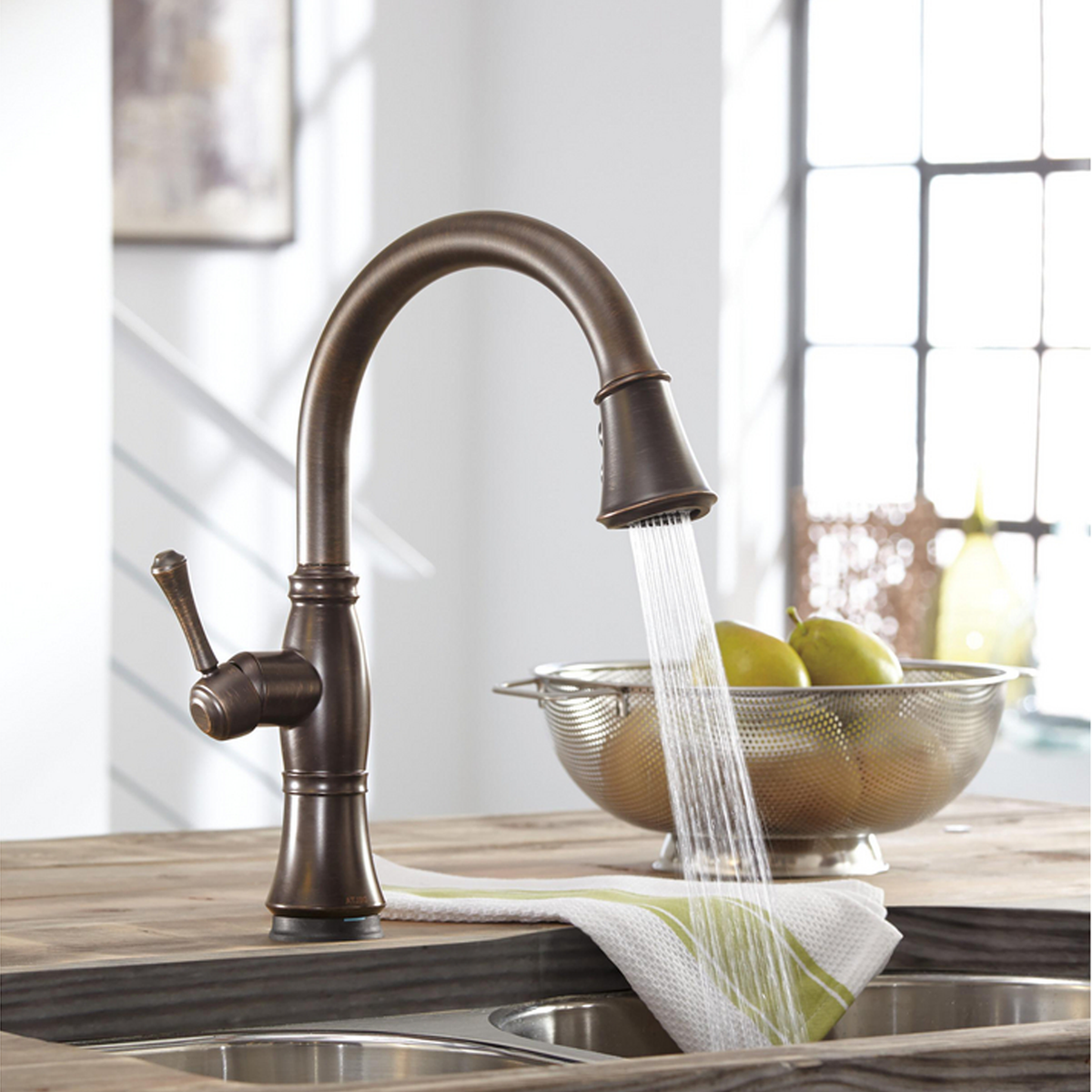 CASSIDY SINGLE HANDLE PULLDOWN KITCHEN FAUCET WITH TOUCH2O TECHNOLOGY - robinsonco.ca