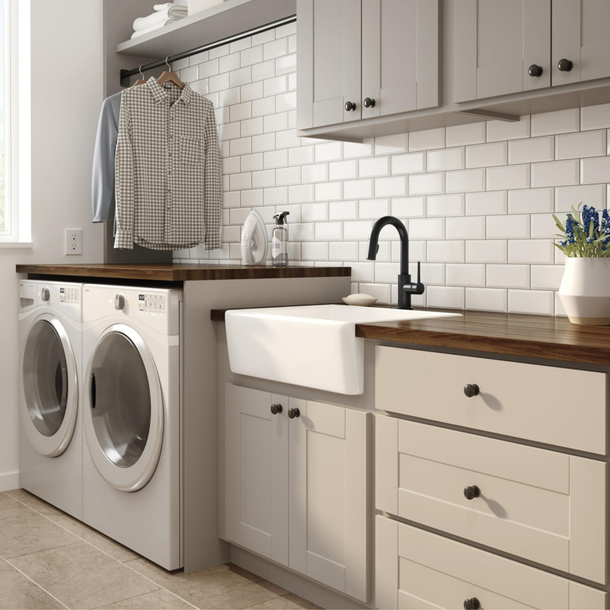 TRINSIC® SINGLE HANDLE PULL-DOWN BAR/PREP FAUCET - robinsonco.ca