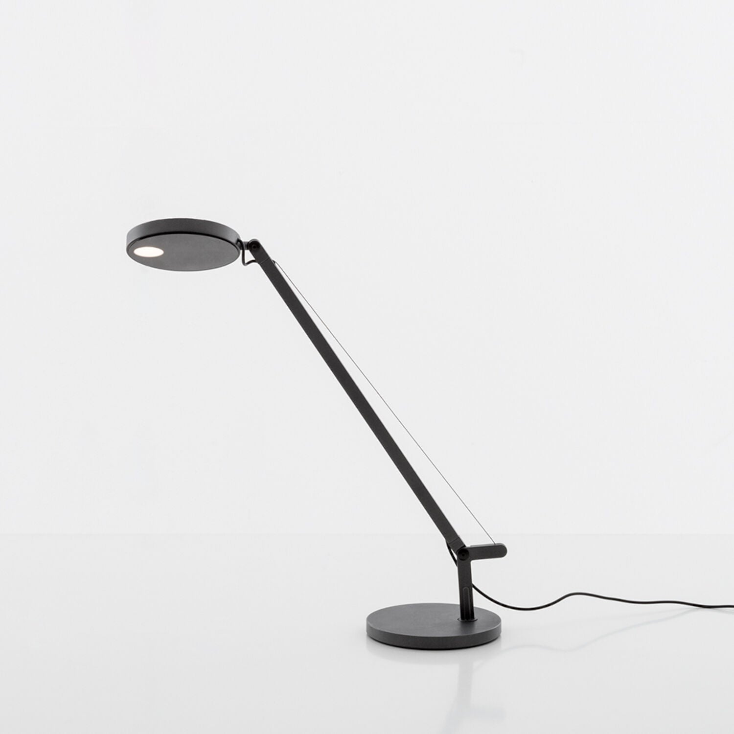 DEMETRA MICRO 3000K LED TABLE LAMP, 17470 - robinsonco.ca