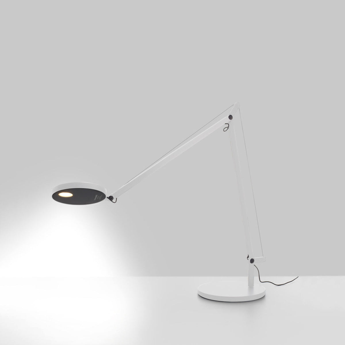 DEMETRA 3000K LED TABLE LAMP WITH BASE, DEM1TB30K - robinsonco.ca