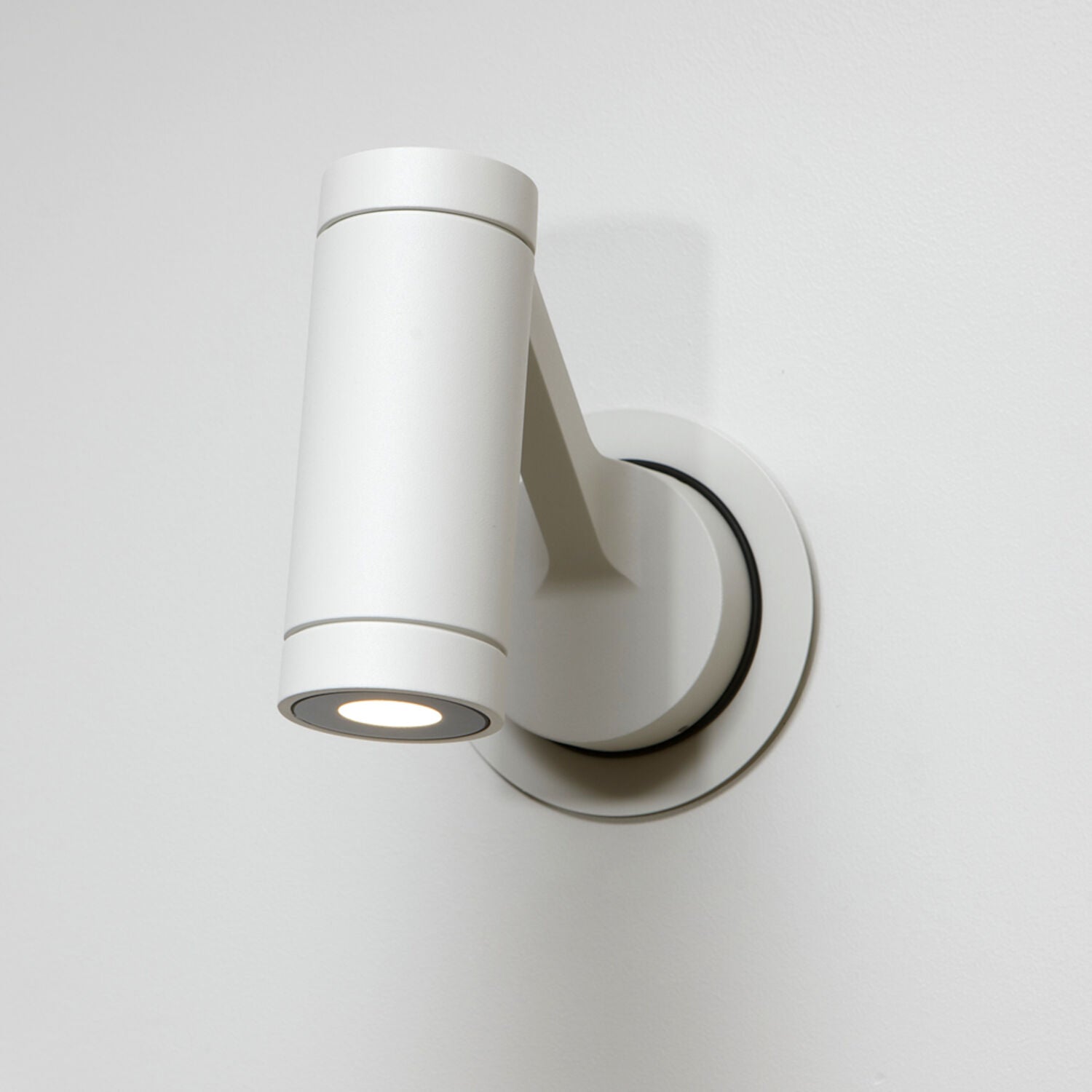 OBICE CLASSIC SPOT WALL LIGHT - robinsonco.ca