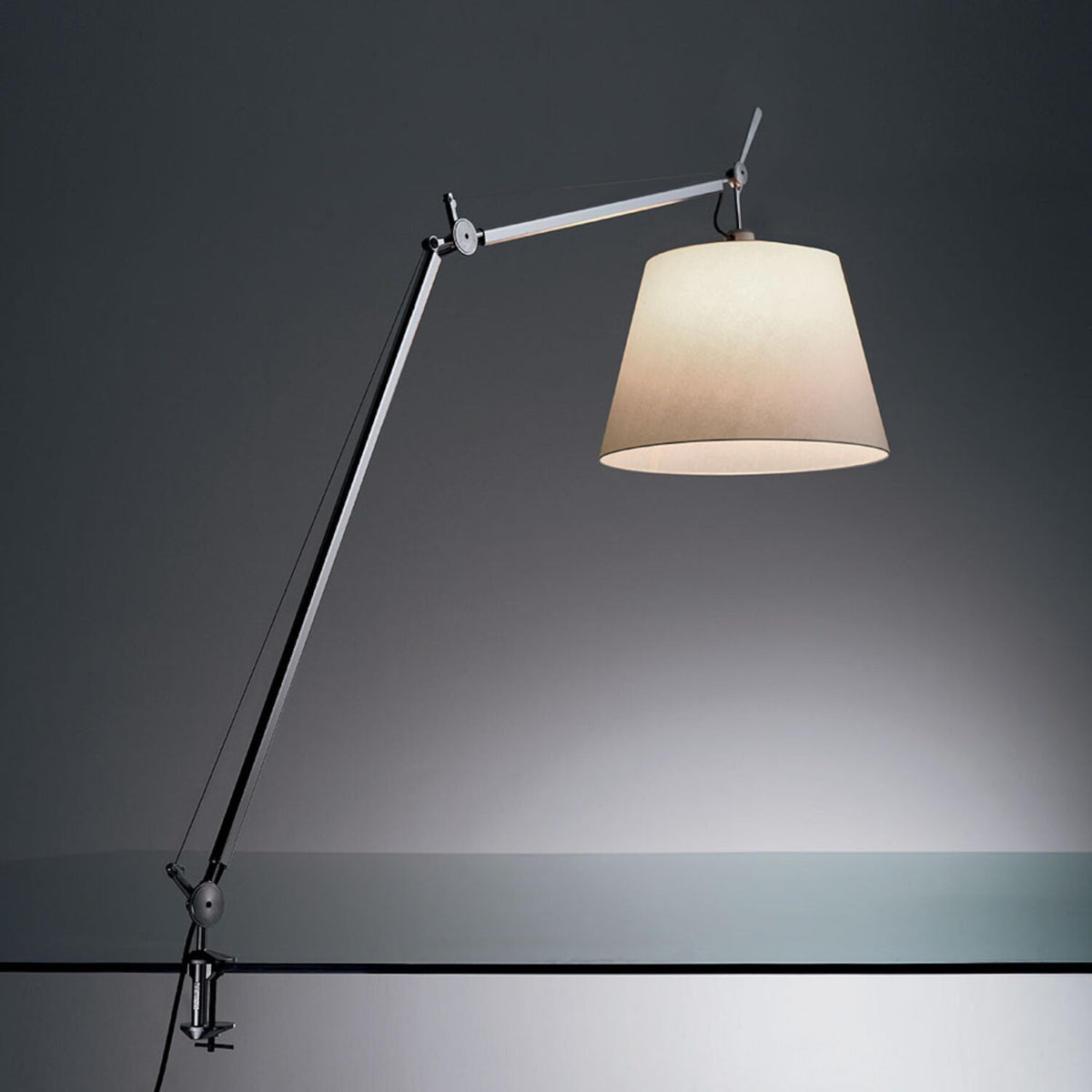 TOLOMEO MEGA TABLE LAMP WITH 17-INCH DIFFUSER AND TABLE CLAMP