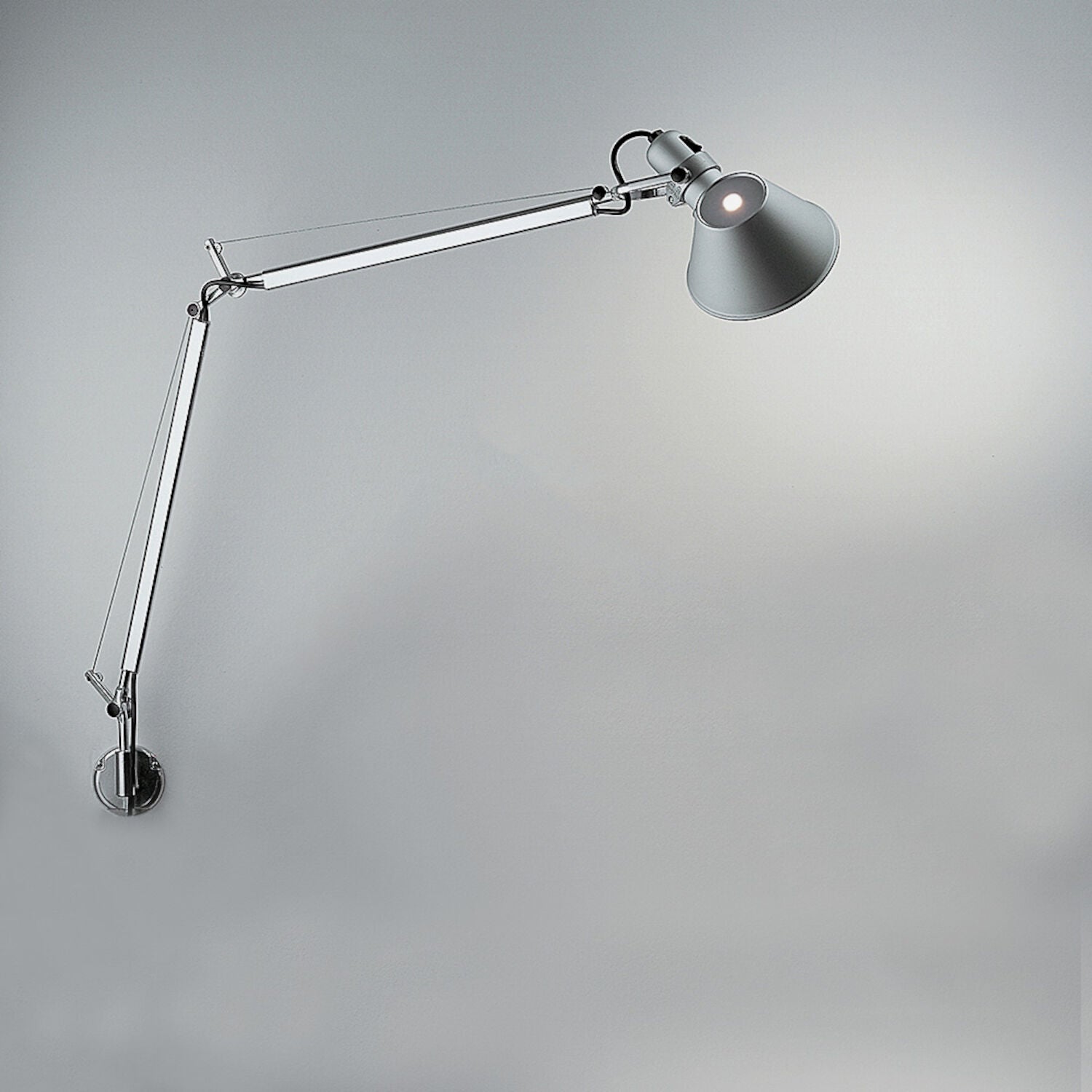 TOLOMEO CLASSIC WALL LAMP WITH J BRACKET