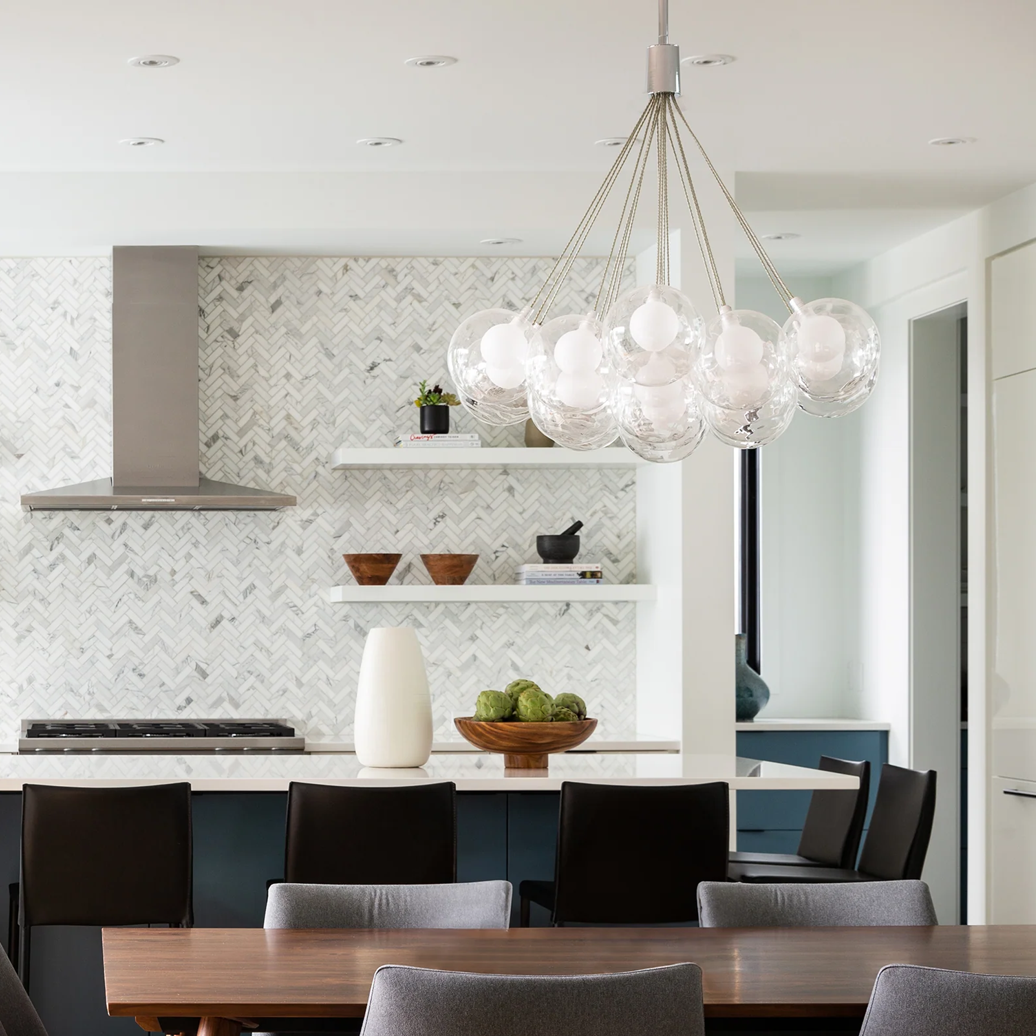 BOLLA 28-in CHANDELIER - robinsonco.ca