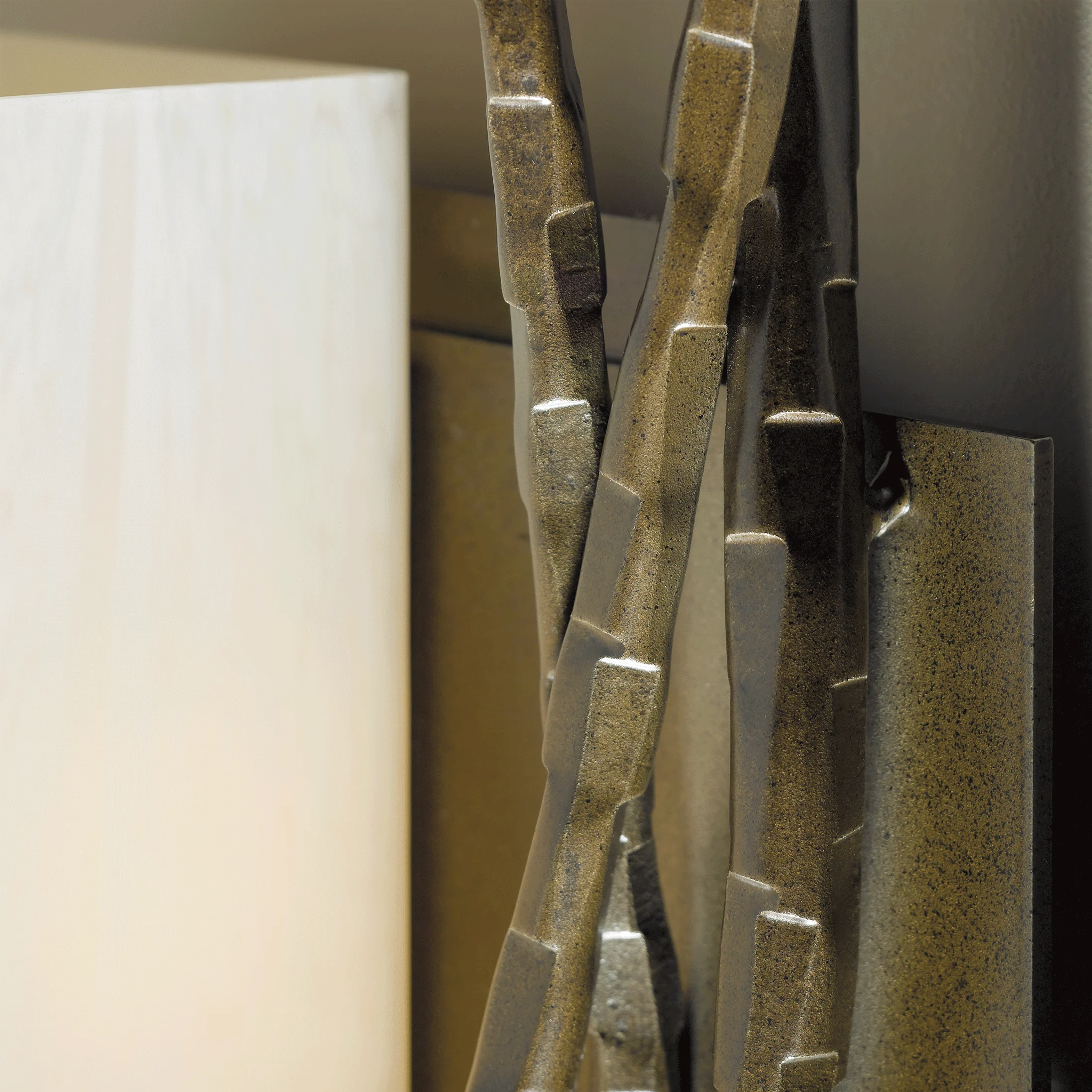 BRINDILLE RIGHT SCONCE - robinsonco.ca