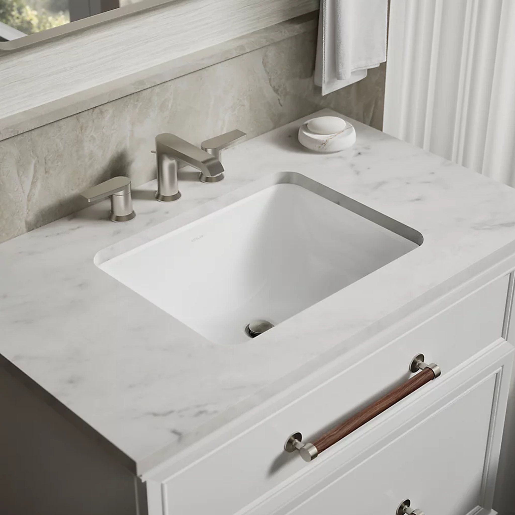 CAXTON® RECTANGLE UNDERMOUNT BATHROOM SINK WITH OVERFLOW AND CLAMP ASSEMBLY - robinsonco.ca