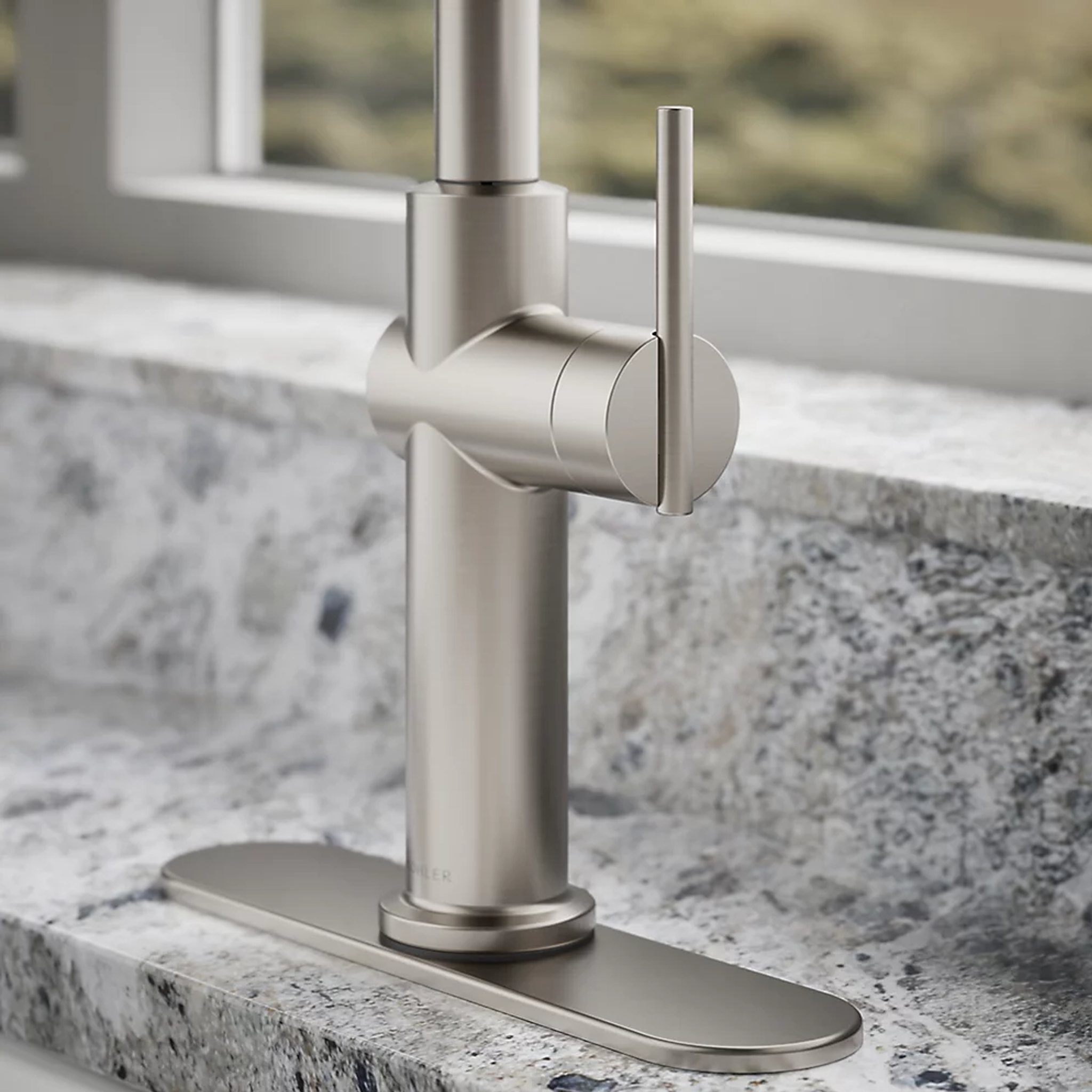 CRUE® PULL-DOWN SINGLE-HANDLE KITCHEN SINK FAUCET - robinsonco.ca