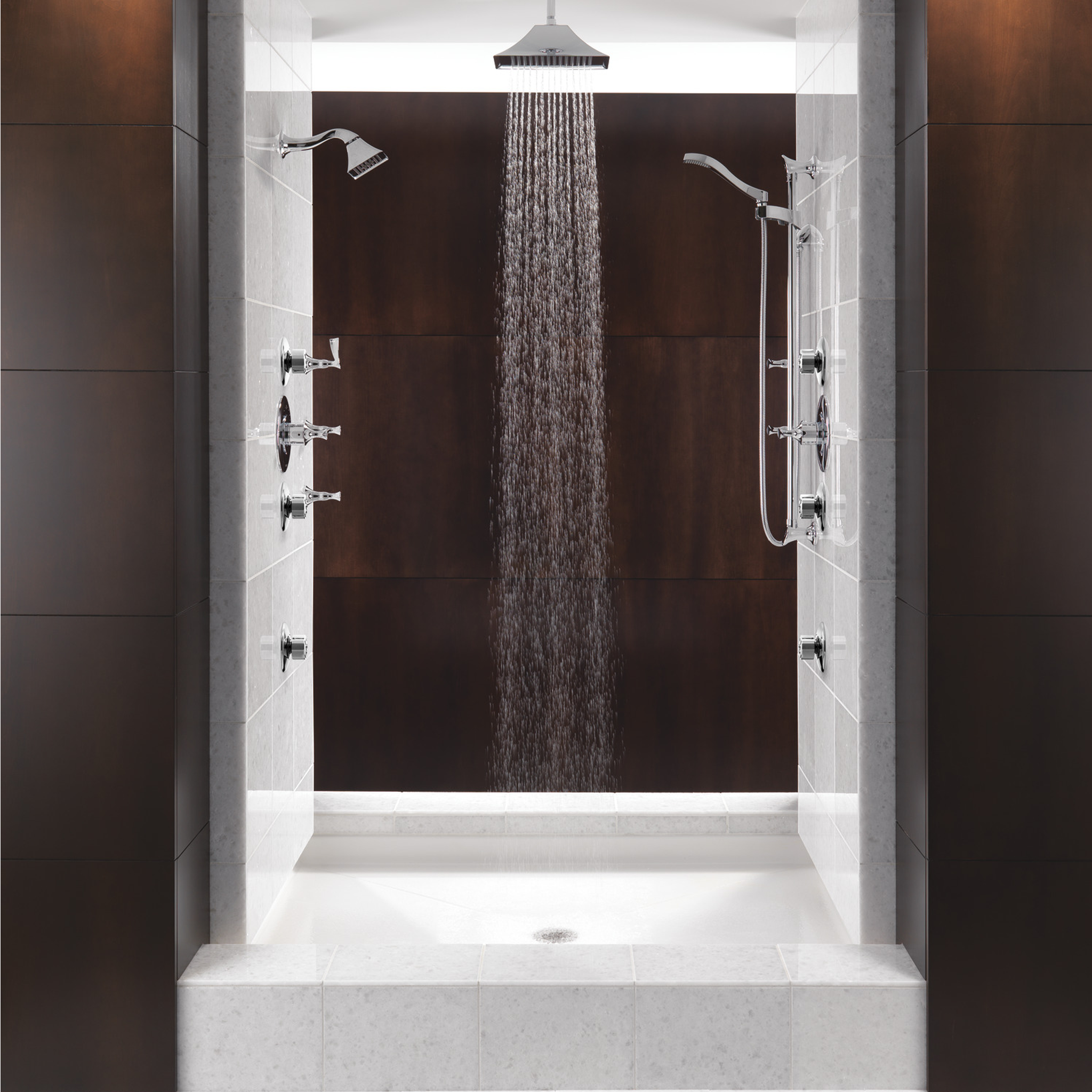 ESSENTIAL™ SHOWER HYDRACHOICE® MASSAGING SPRAY HEAD WITH H2OKINETIC® TECHNOLOGY - robinsonco.ca