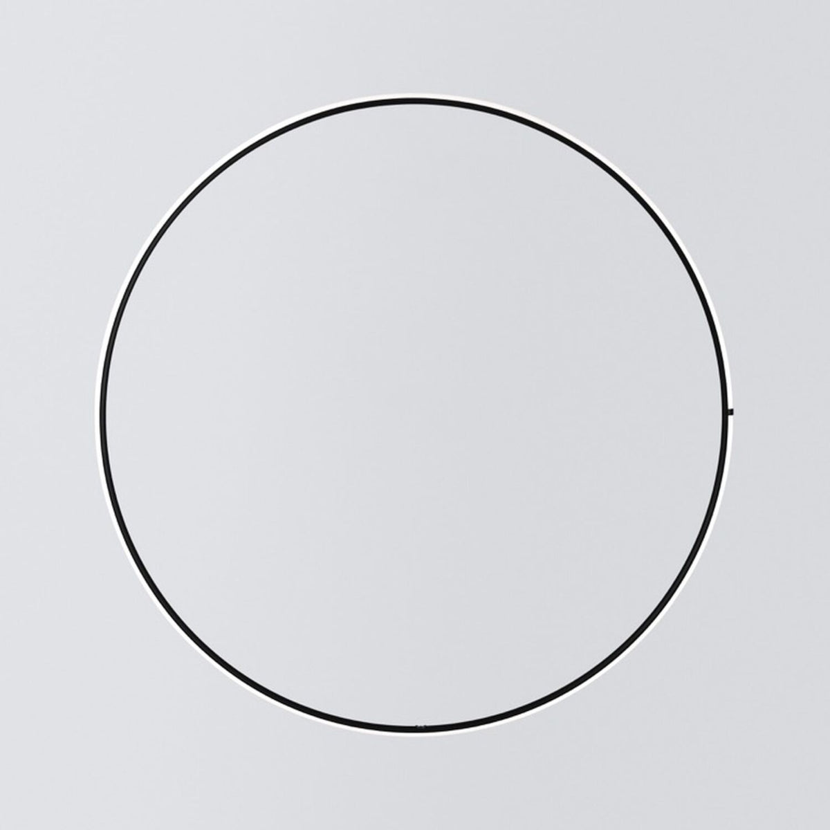 ARRANGEMENTS ROUND LARGE BY MICHAEL ANASTASSIADES
