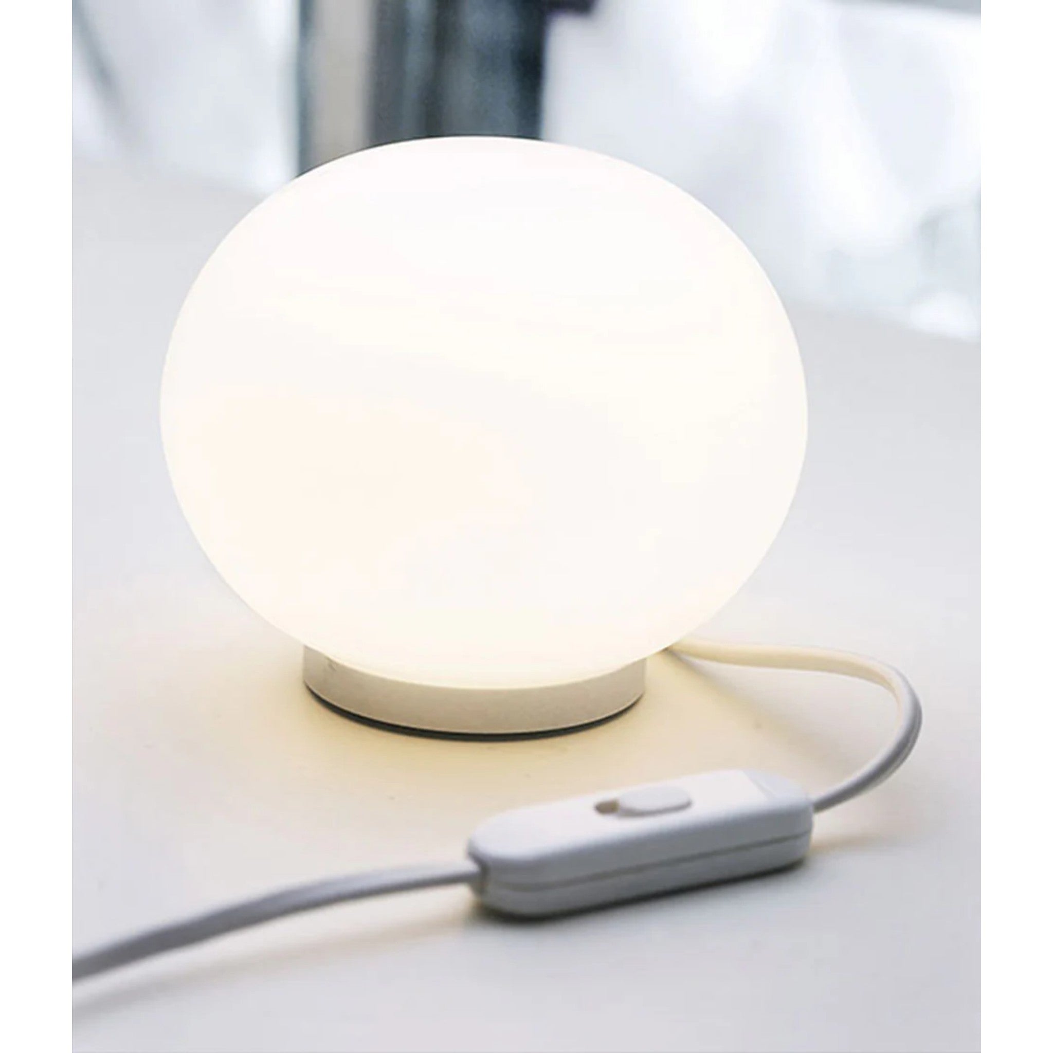 MINI GLO-BALL TABLE LAMP BY JASPER MORRISON - robinsonco.ca