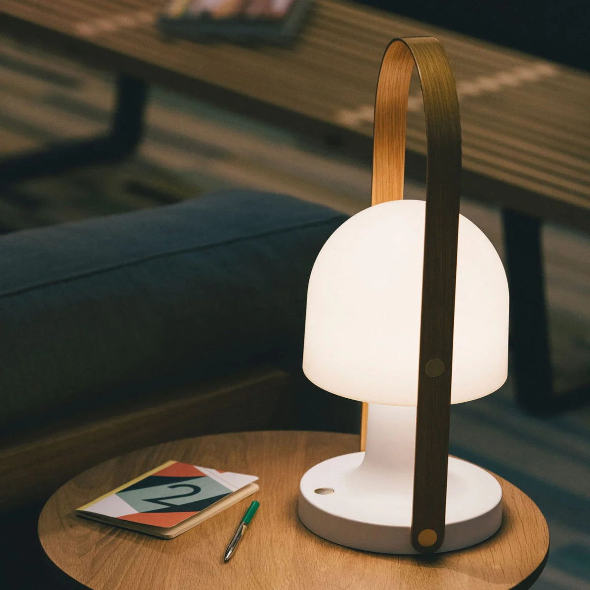 FOLLOWME PORTABLE TABLE LAMP - robinsonco.ca