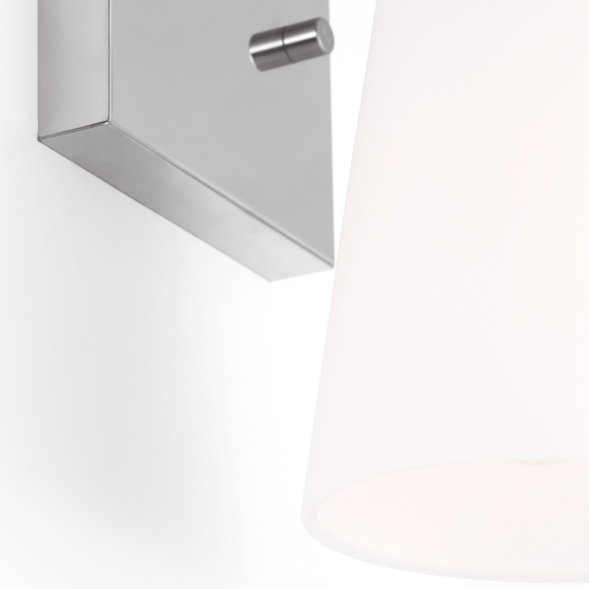 MILES VANITY LIGHT (MULTIPLE SIZES) - robinsonco.ca