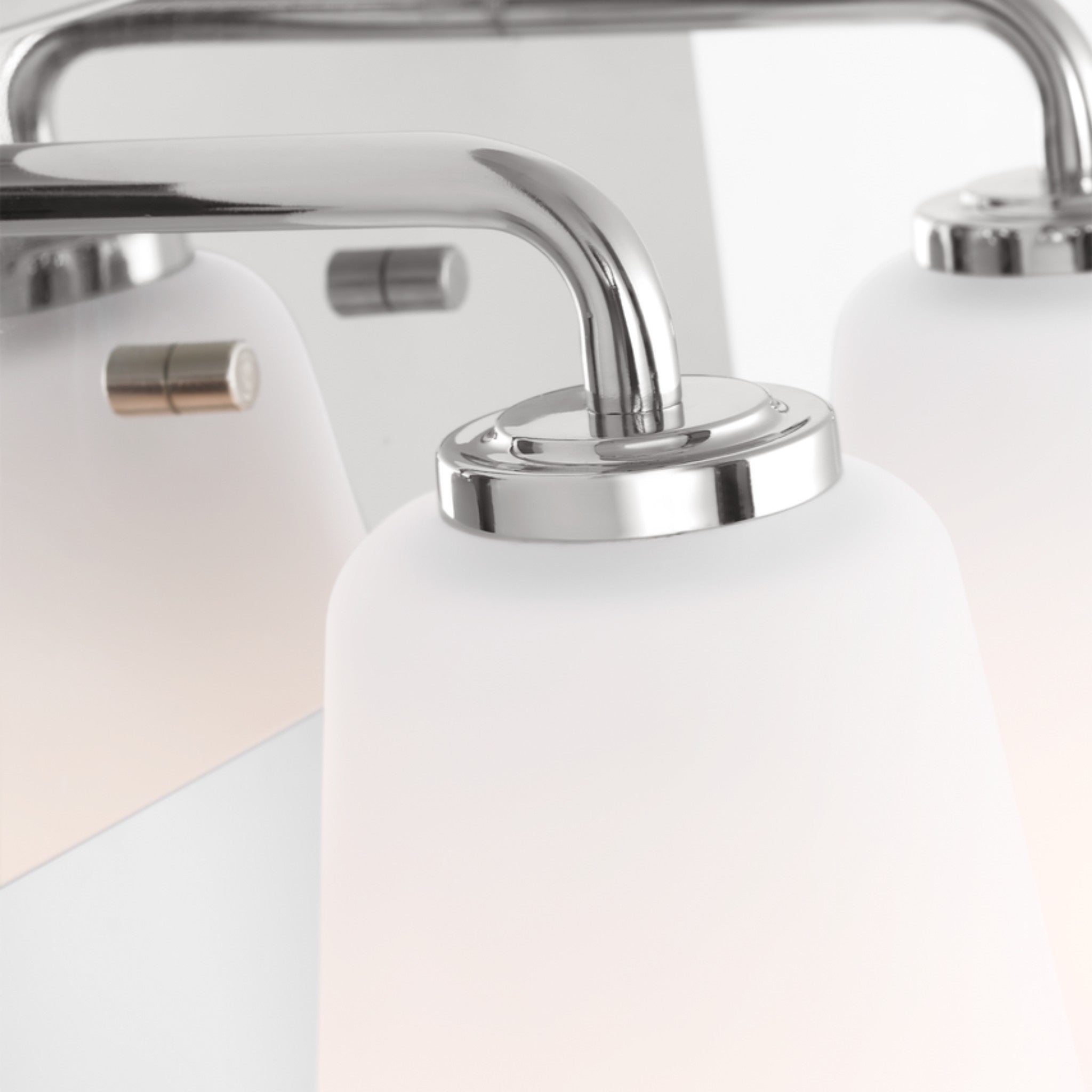 MILES VANITY LIGHT (MULTIPLE SIZES) - robinsonco.ca