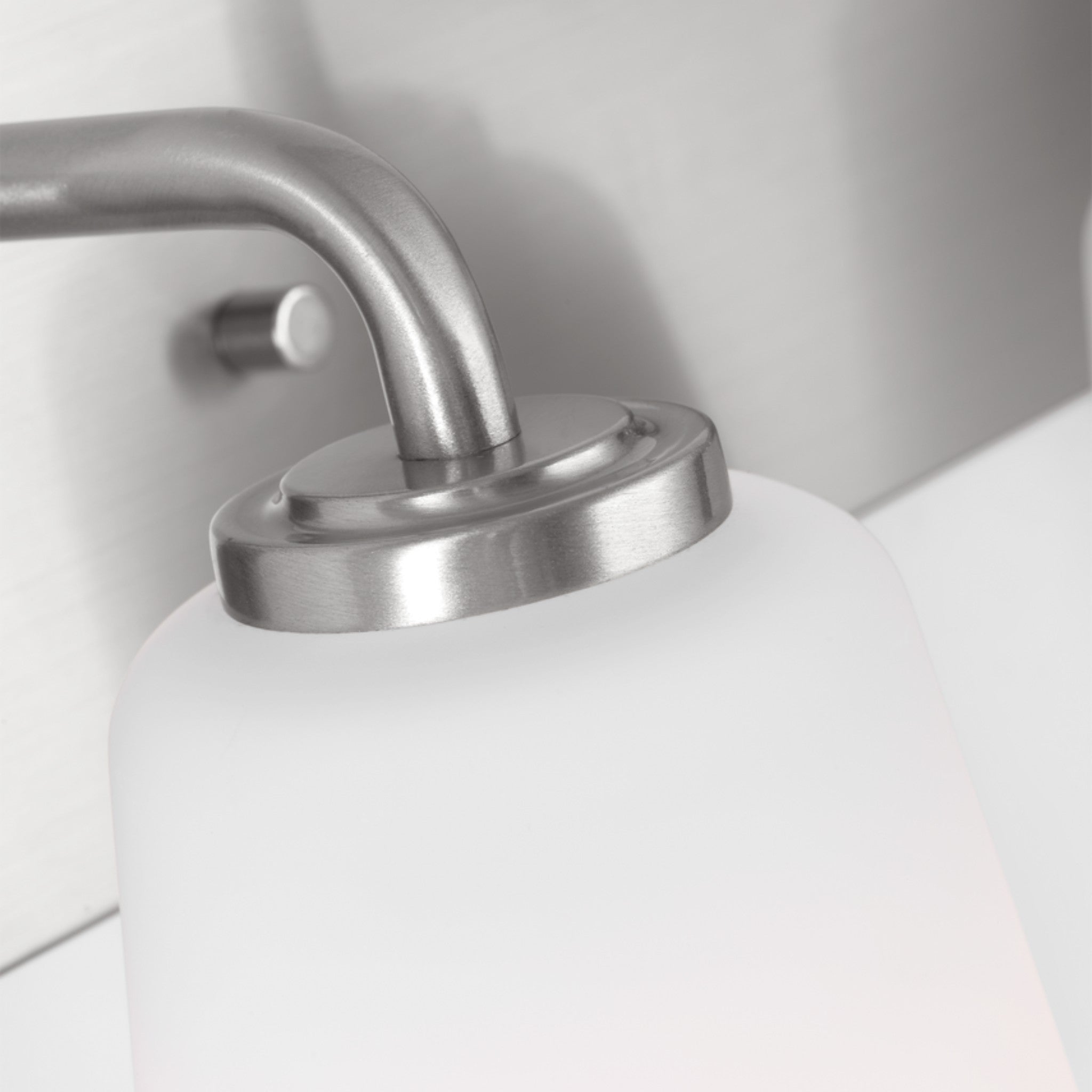 MILES VANITY LIGHT (MULTIPLE SIZES) - robinsonco.ca
