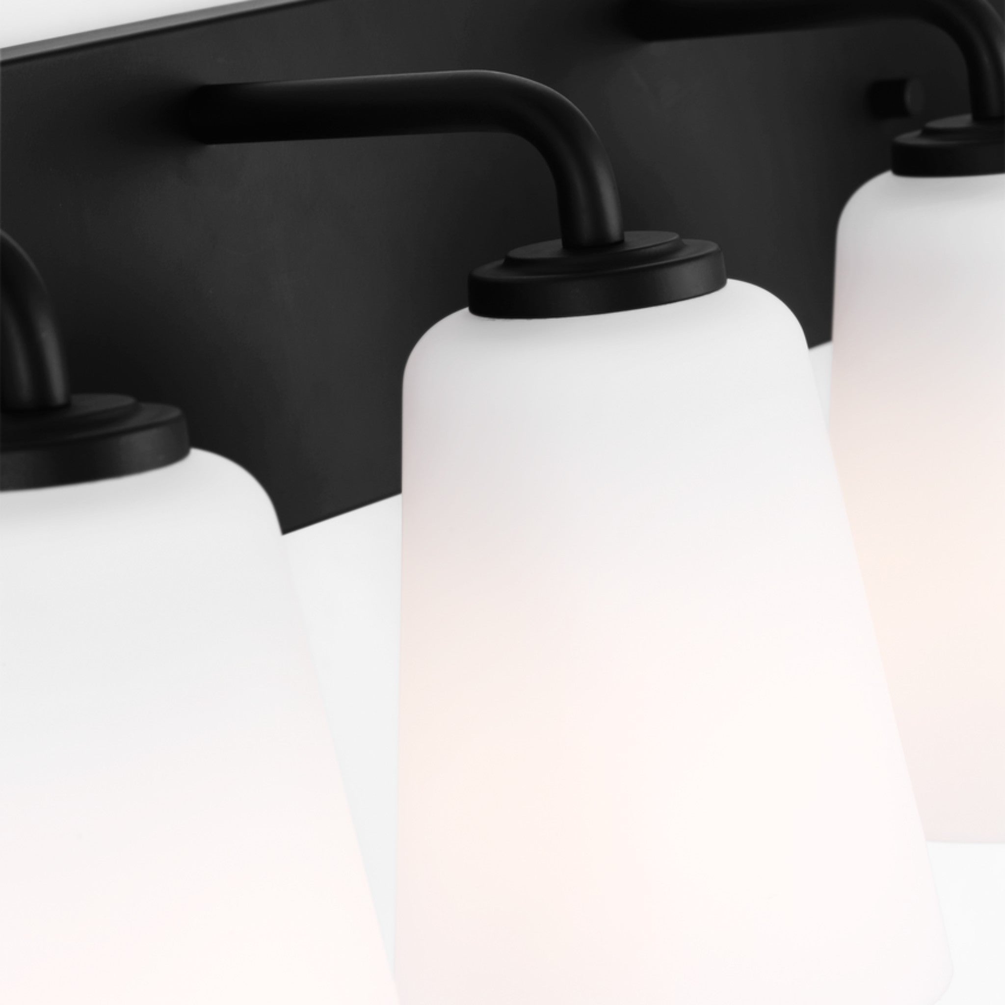 MILES VANITY LIGHT (MULTIPLE SIZES) - robinsonco.ca