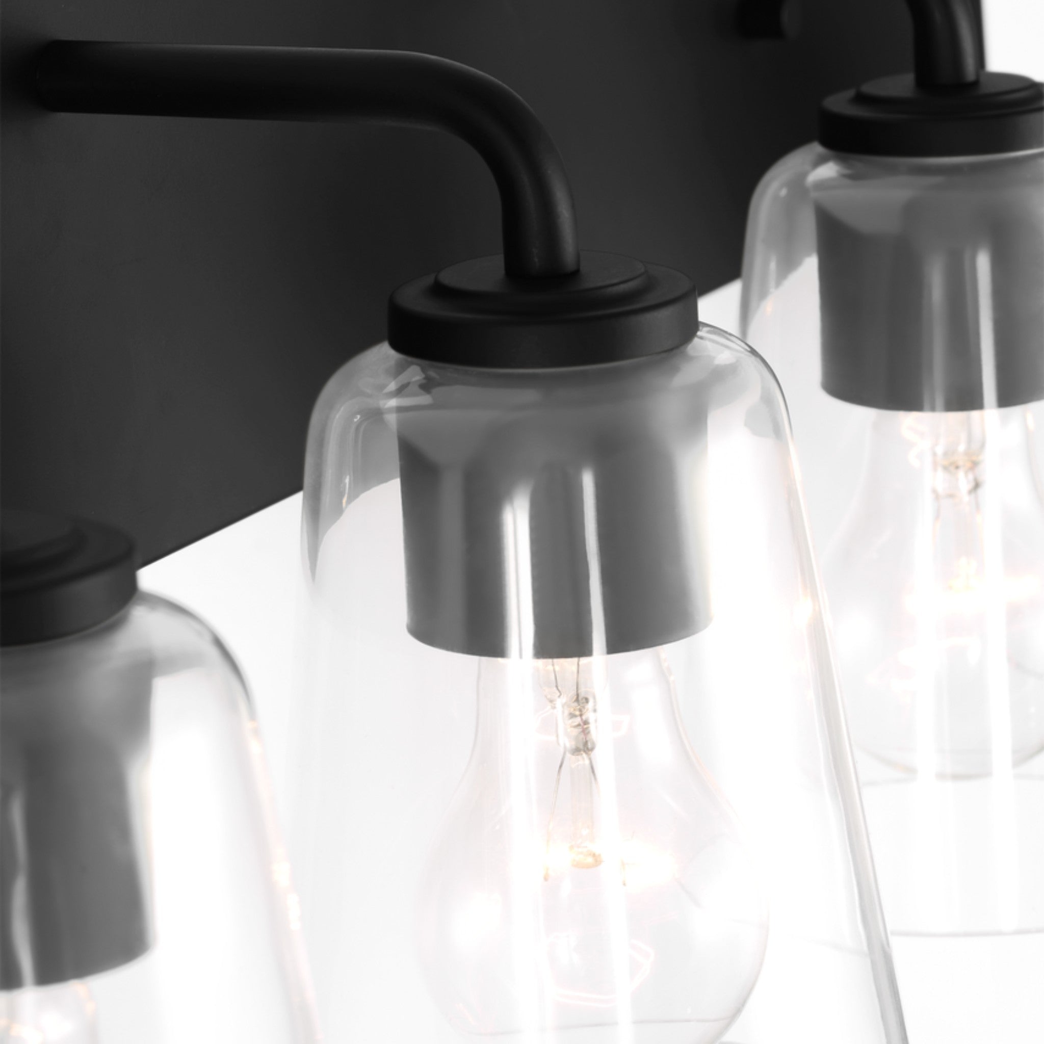 MILES VANITY LIGHT (MULTIPLE SIZES) - robinsonco.ca