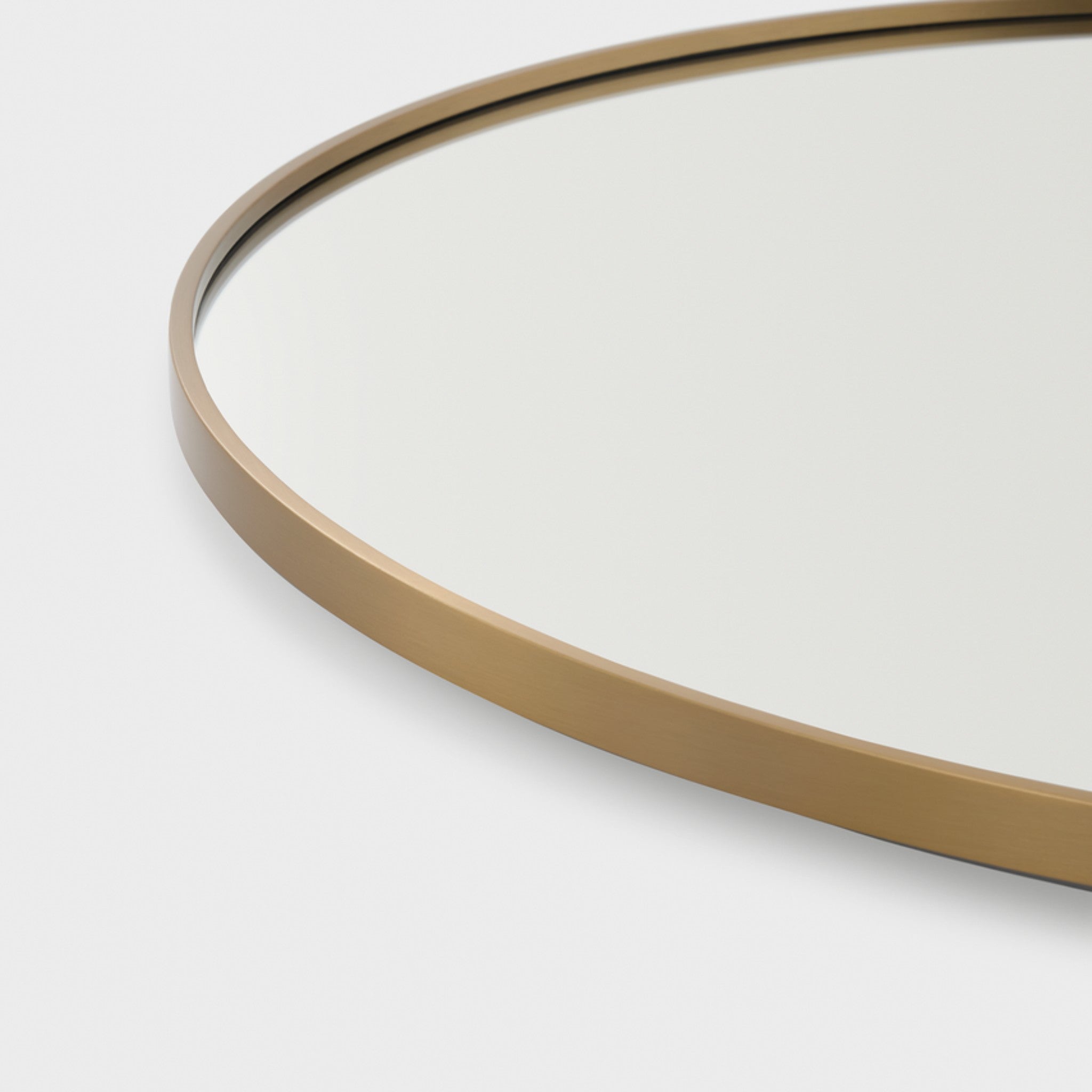 CADRE ROUND LED BACKLIT BATHROOM MIRROR (MULTIPLE SIZES) - robinsonco.ca