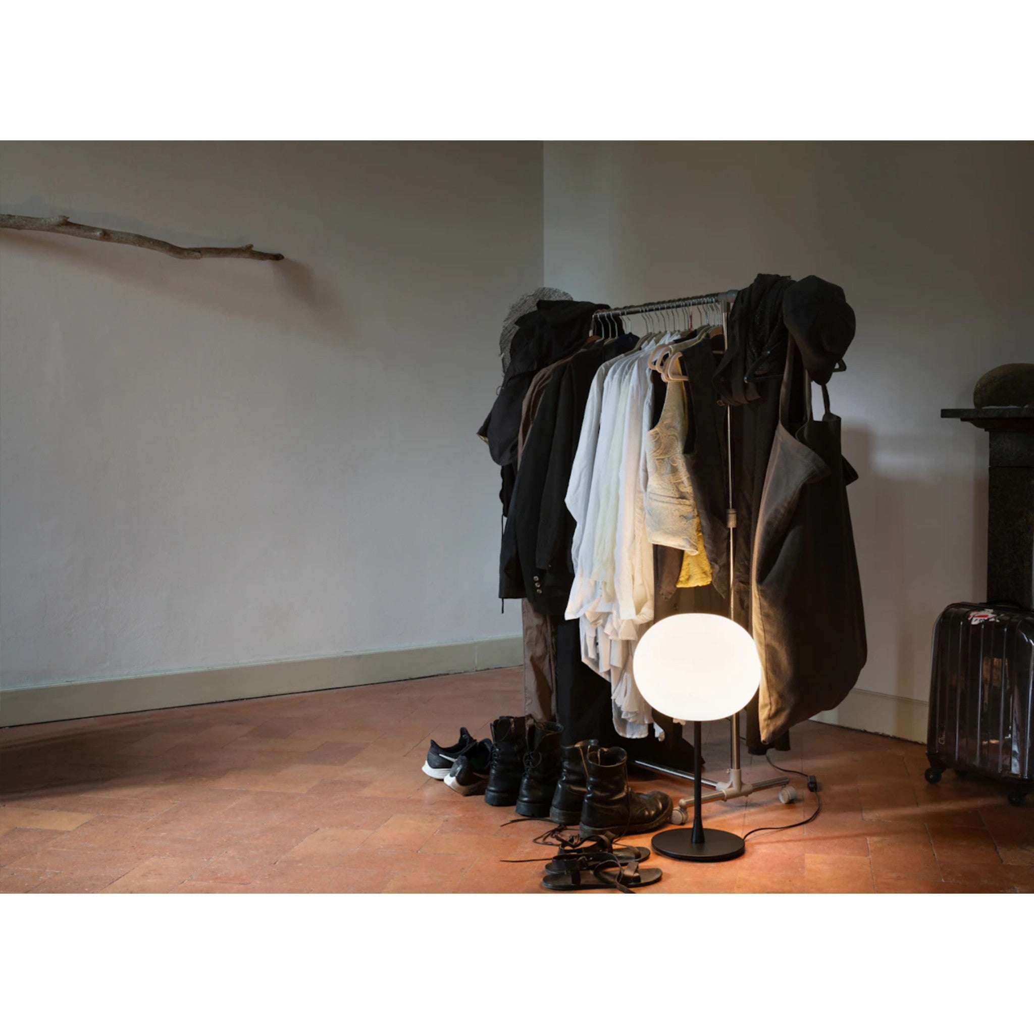 GLO-BALL TABLE LAMP BY JASPER MORRISON - robinsonco.ca