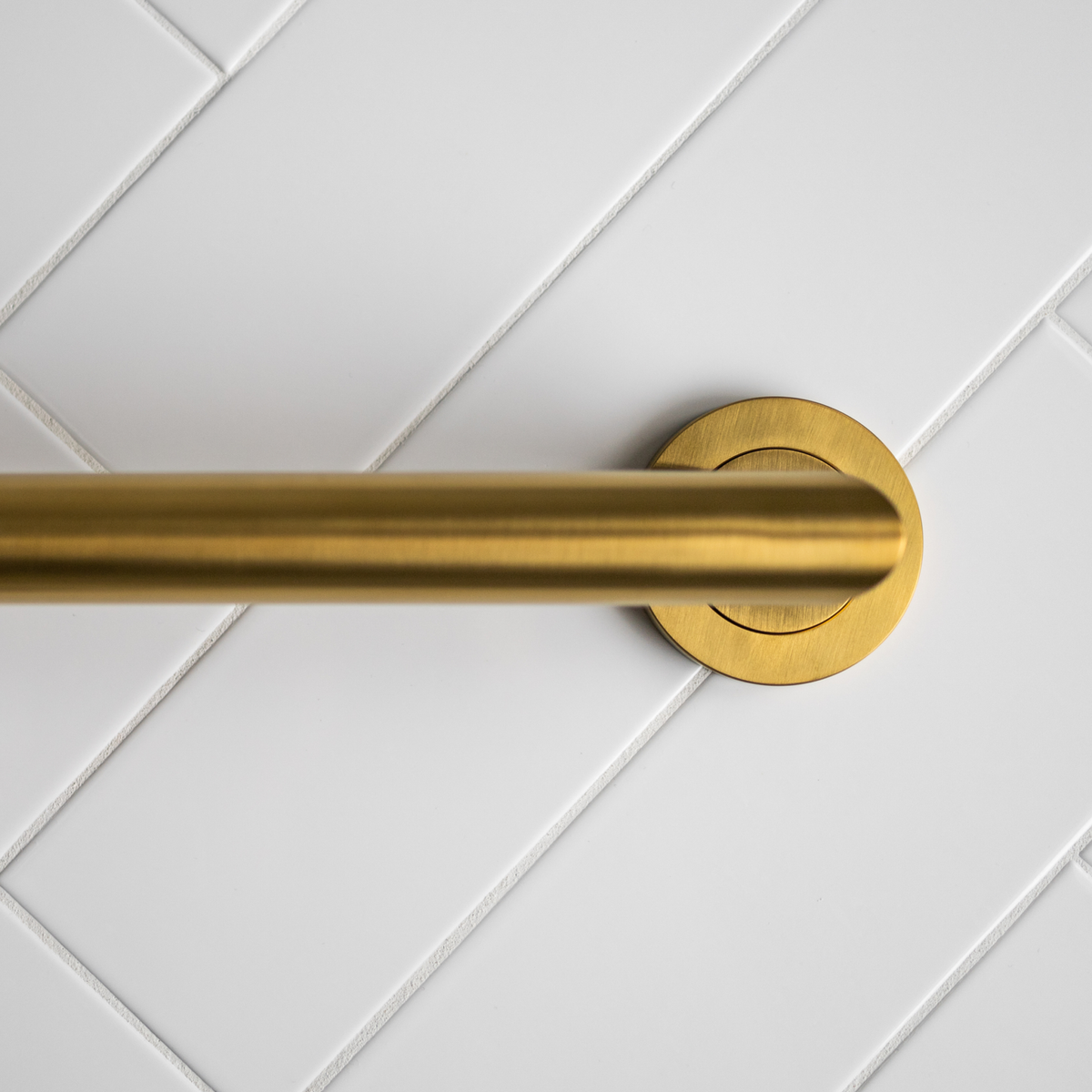 Ico Summit Grab Bar in brushed gold finish