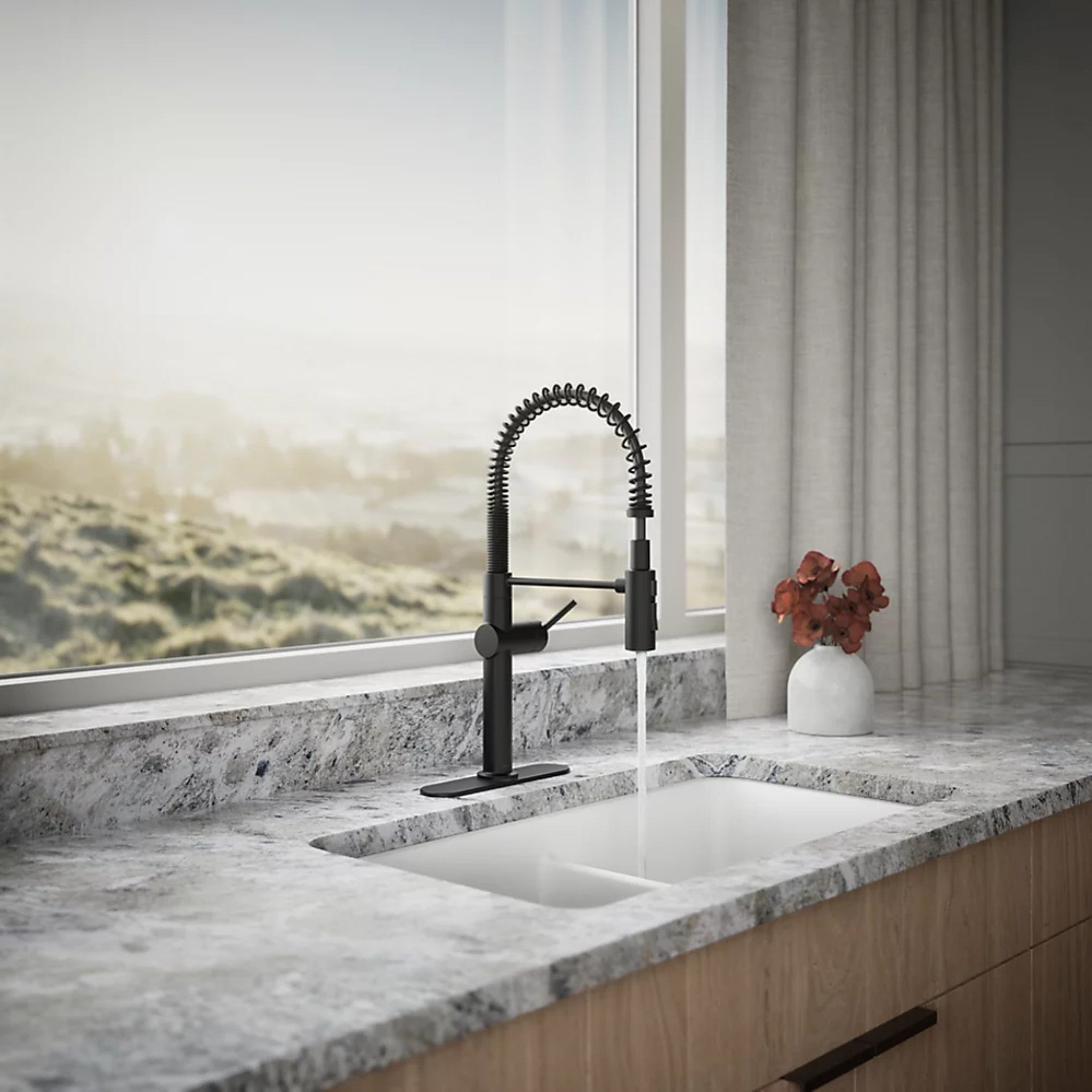 CRUE SEMI-PROFESSIONAL KITCHEN SINK FAUCET WITH THREE-FUNCTION SPRAYHEAD - robinsonco.ca