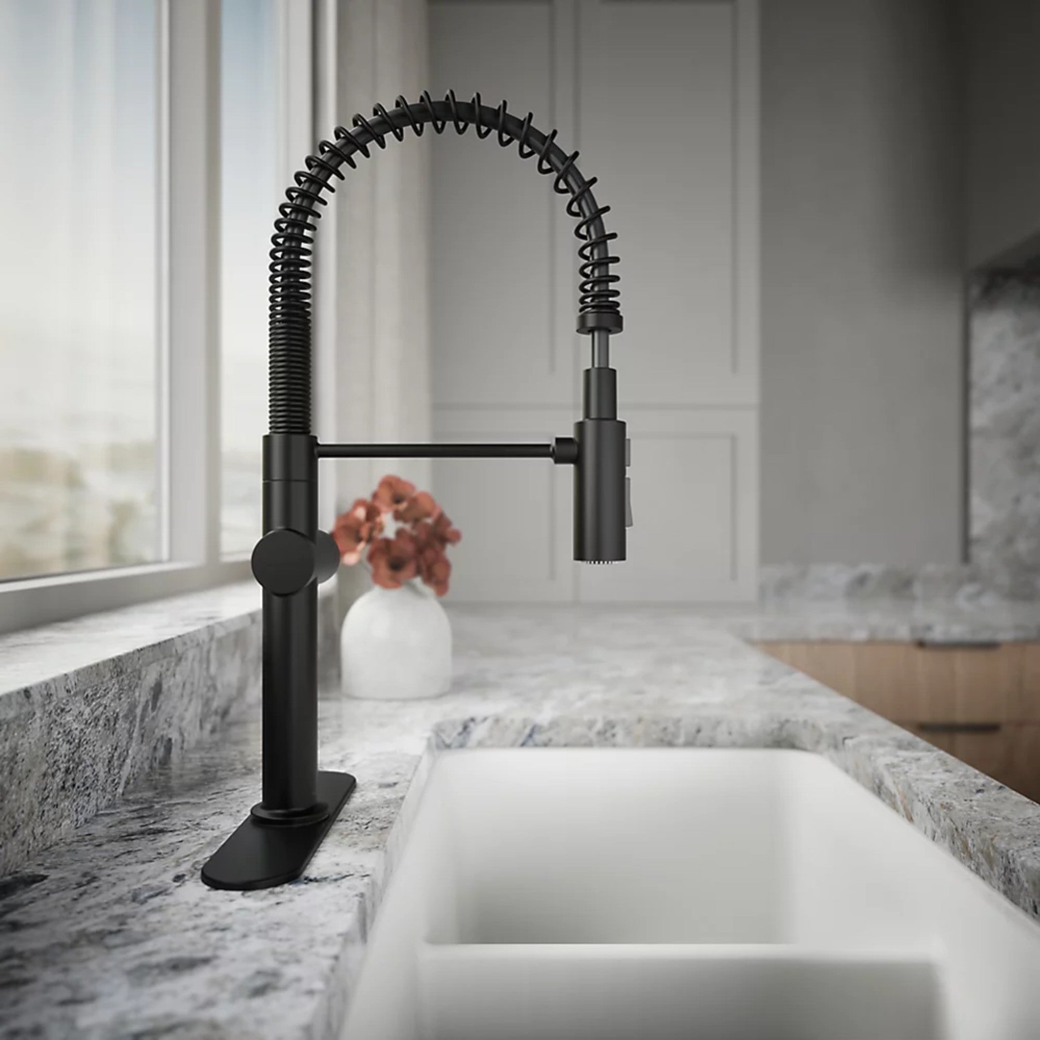 CRUE SEMI-PROFESSIONAL KITCHEN SINK FAUCET WITH THREE-FUNCTION SPRAYHEAD - robinsonco.ca