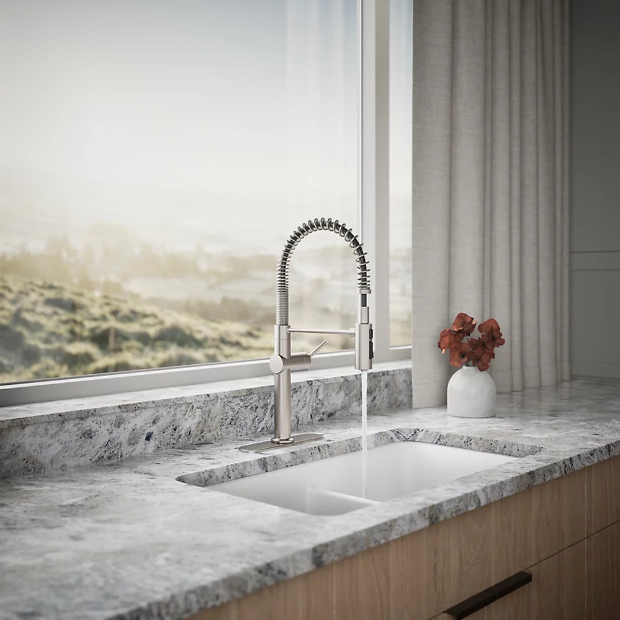 CRUE SEMI-PROFESSIONAL KITCHEN SINK FAUCET WITH THREE-FUNCTION SPRAYHEAD - robinsonco.ca