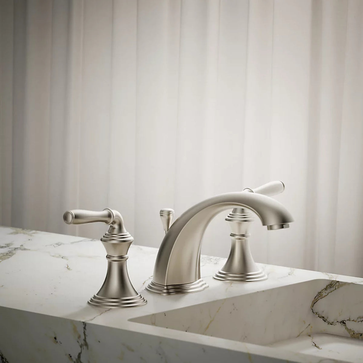 DEVONSHIRE WIDESPREAD BATHROOM SINK FAUCET - robinsonco.ca