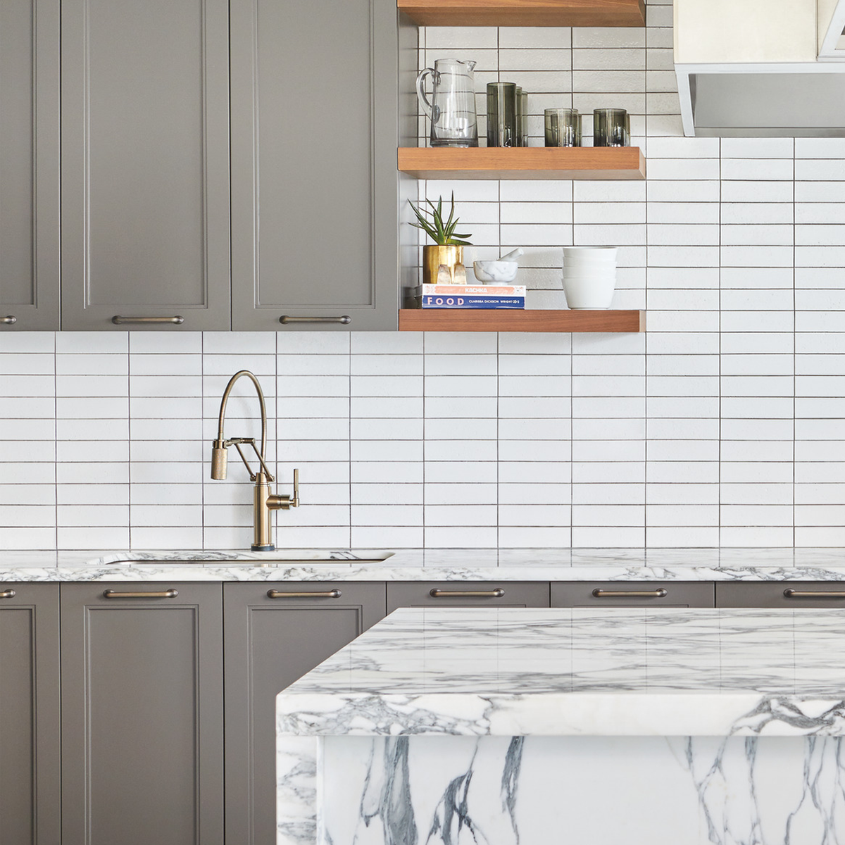 LITZE® ARTICULATING FAUCET WITH FINISHED HOSE - robinsonco.ca