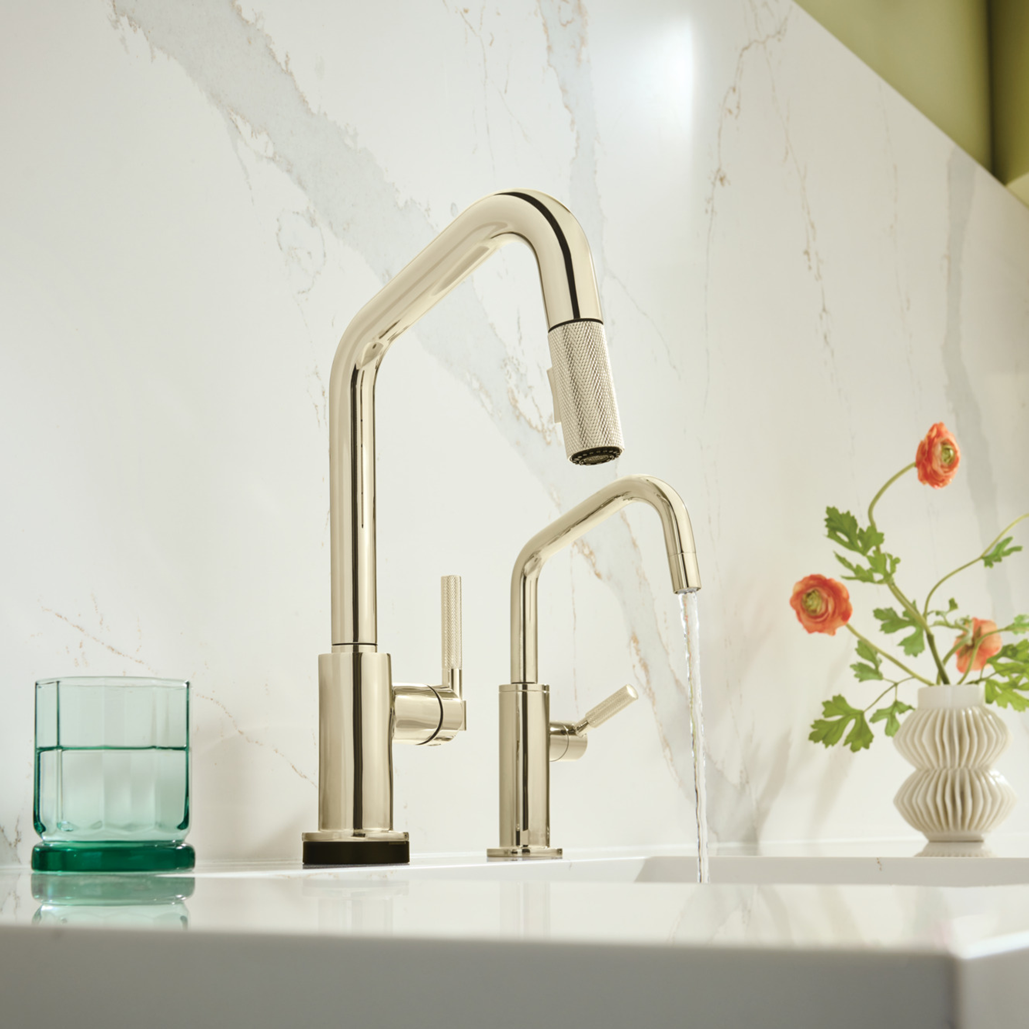 LITZE® BEVERAGE FAUCET WITH ANGLED SPOUT AND KNURLED HANDLE - robinsonco.ca