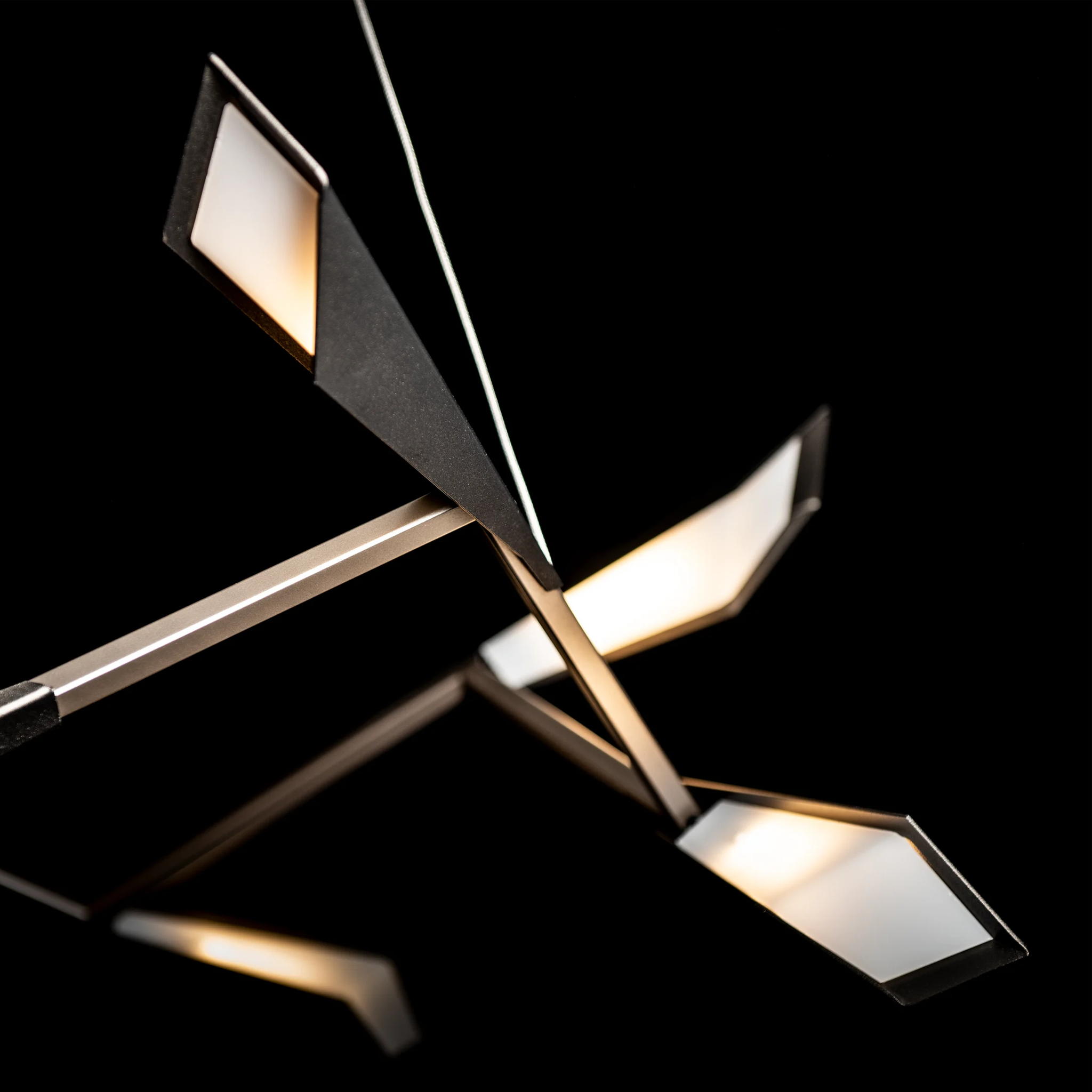 QUILL LED PENDANT, CIRCULAR CONFIGURATION - robinsonco.ca