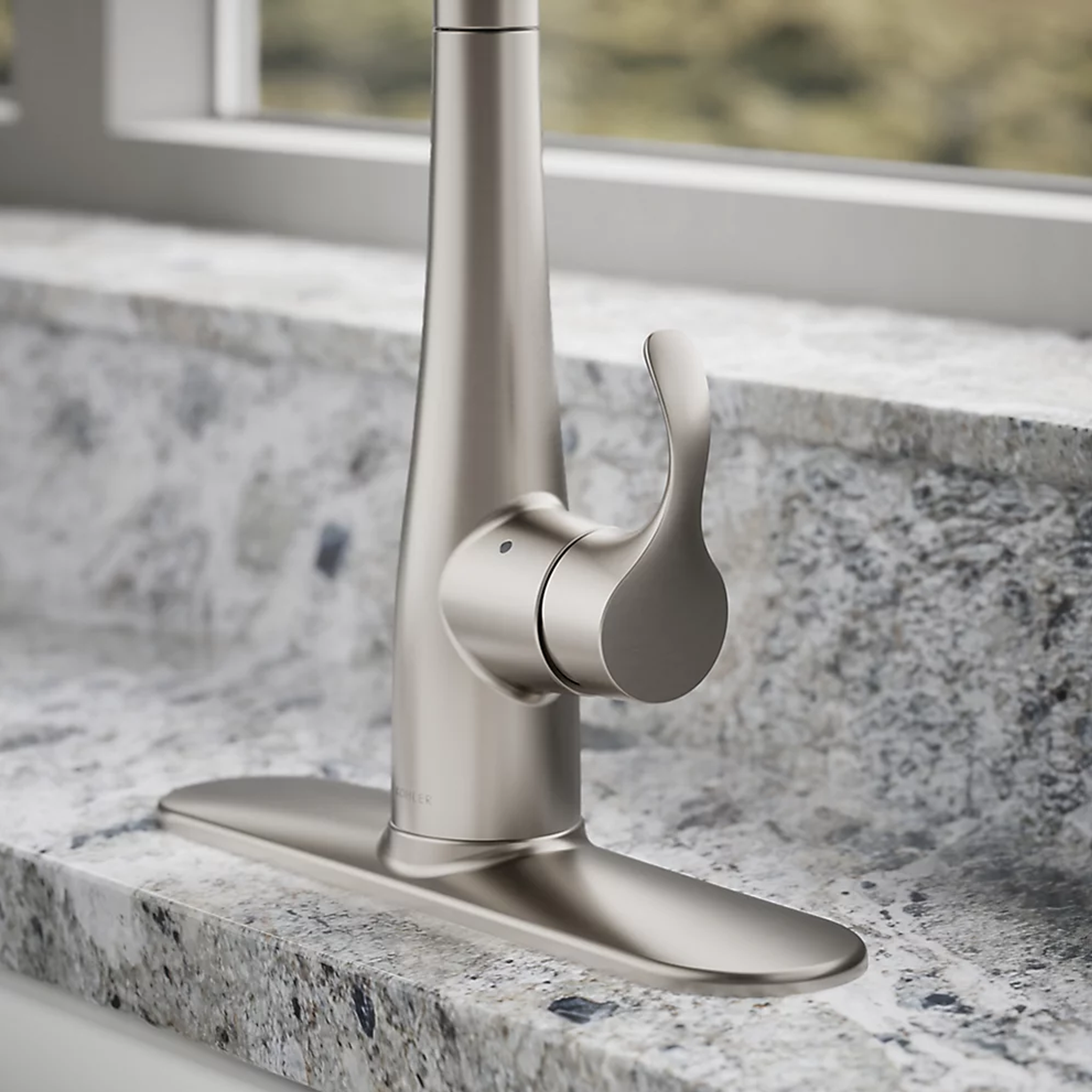 SIMPLICE SINGLE OR THREE-HOLE KITCHEN PULL DOWN SINK FAUCET - robinsonco.ca