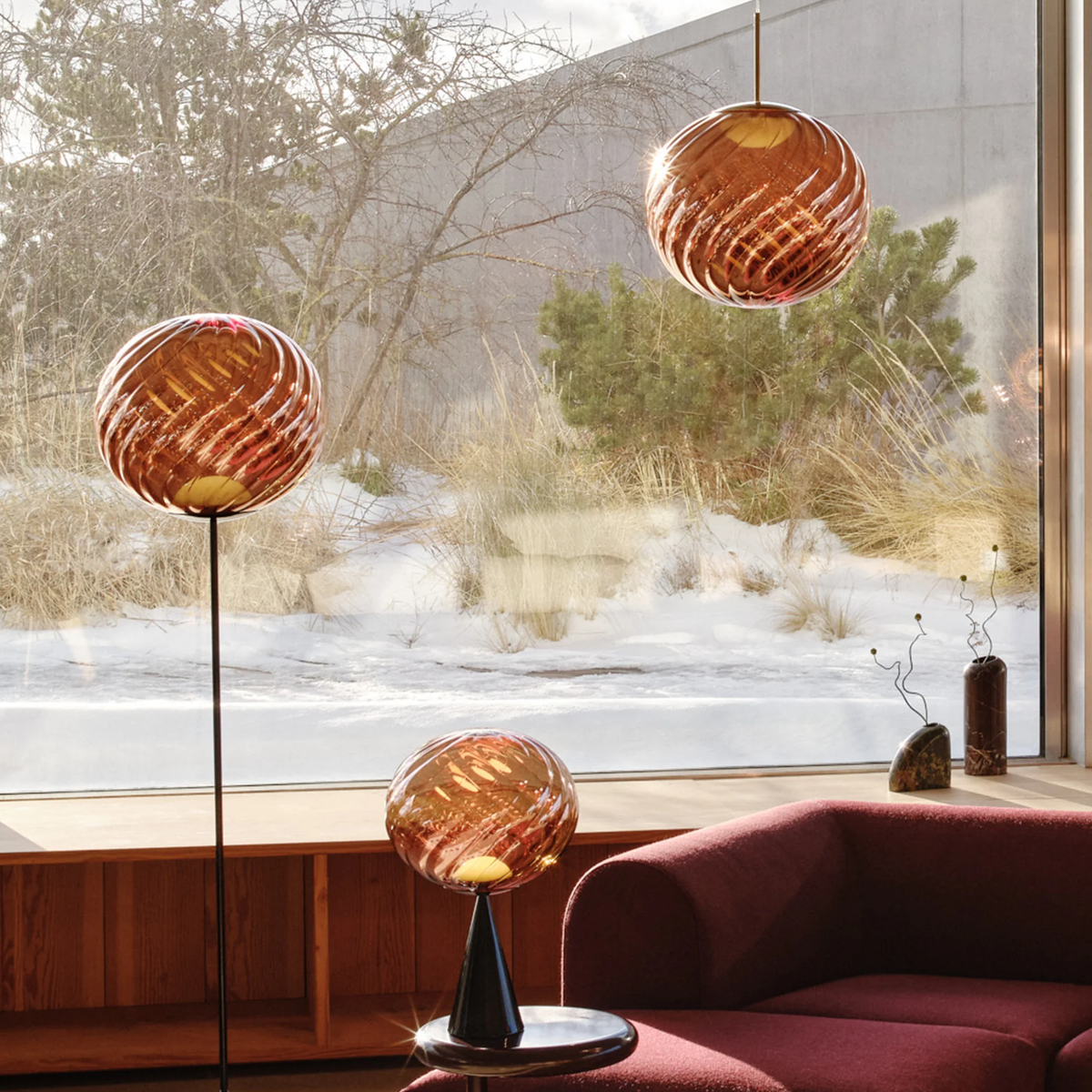 Tom Dixon Whirl LED Pendant lamp, table lamp and standing lamp in copper in modern room