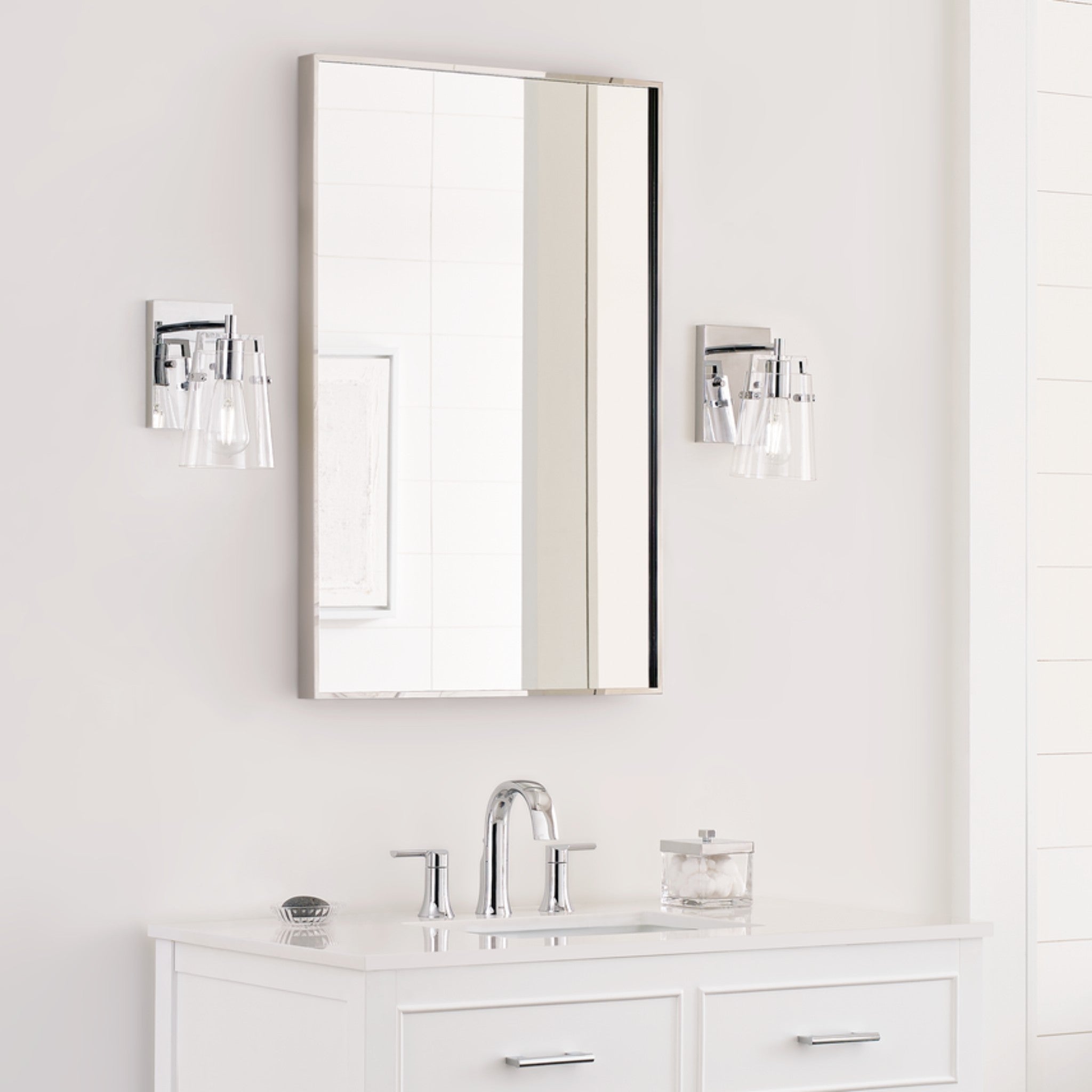 CROFTON VANITY LIGHT (MULTIPLE SIZES) - robinsonco.ca