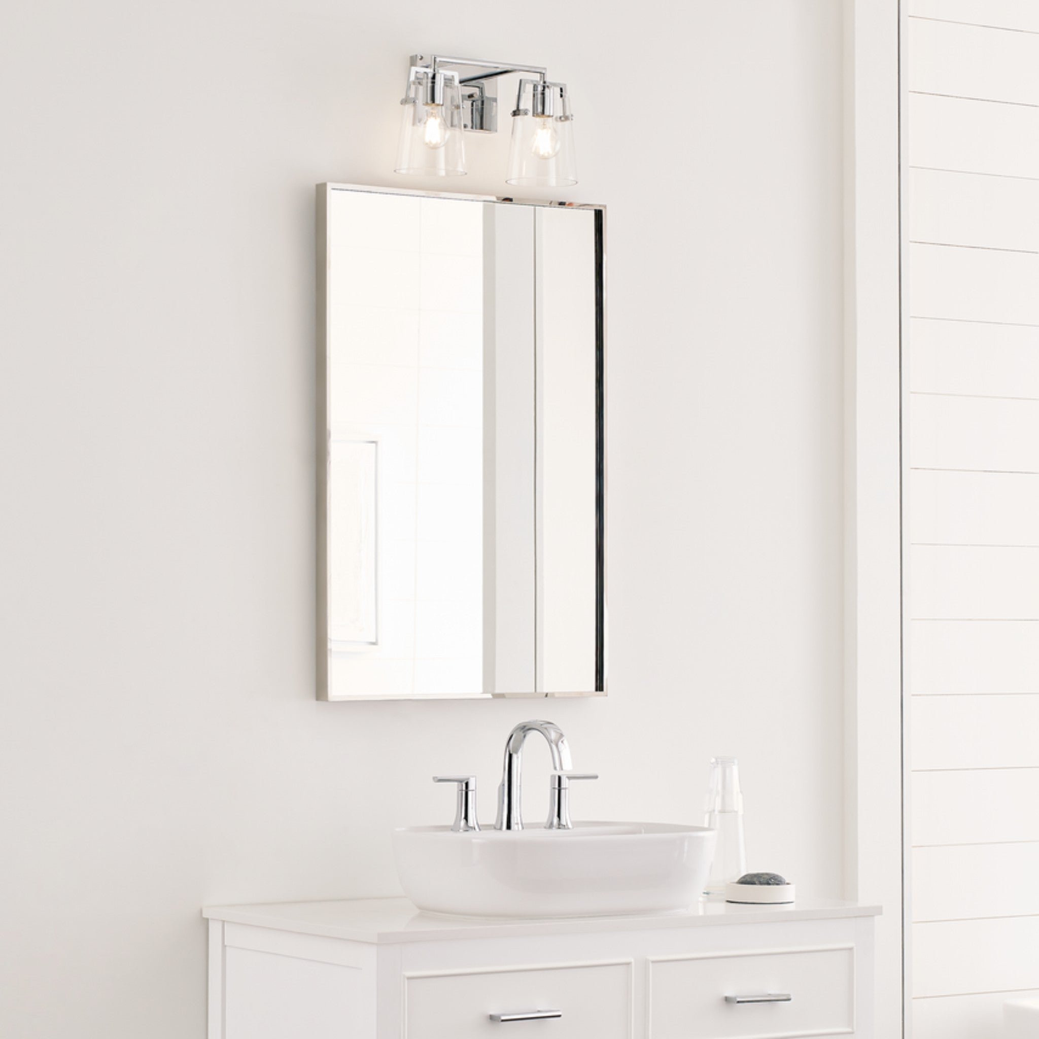 CROFTON VANITY LIGHT (MULTIPLE SIZES) - robinsonco.ca