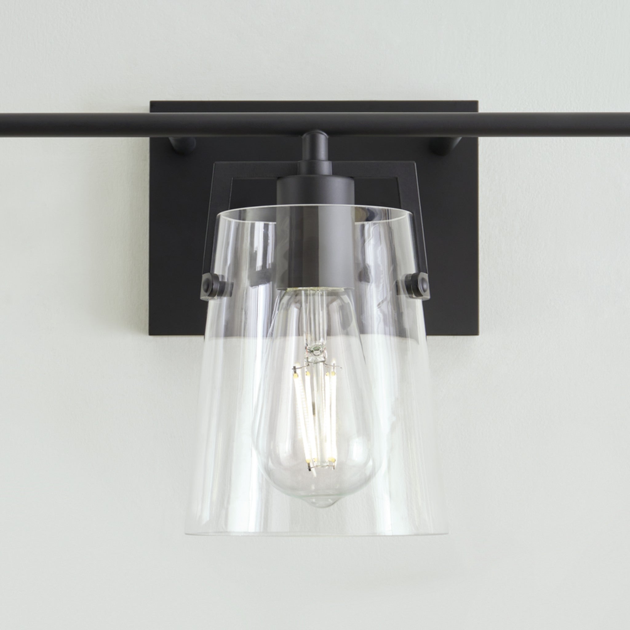 CROFTON VANITY LIGHT (MULTIPLE SIZES) - robinsonco.ca