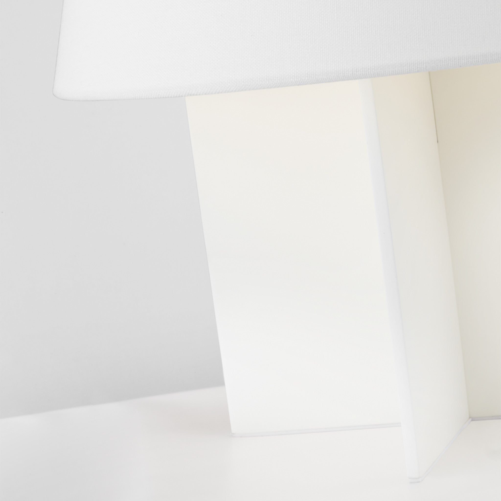 BLOCCO TABLE LAMP (MULTIPLE SIZES) - robinsonco.ca