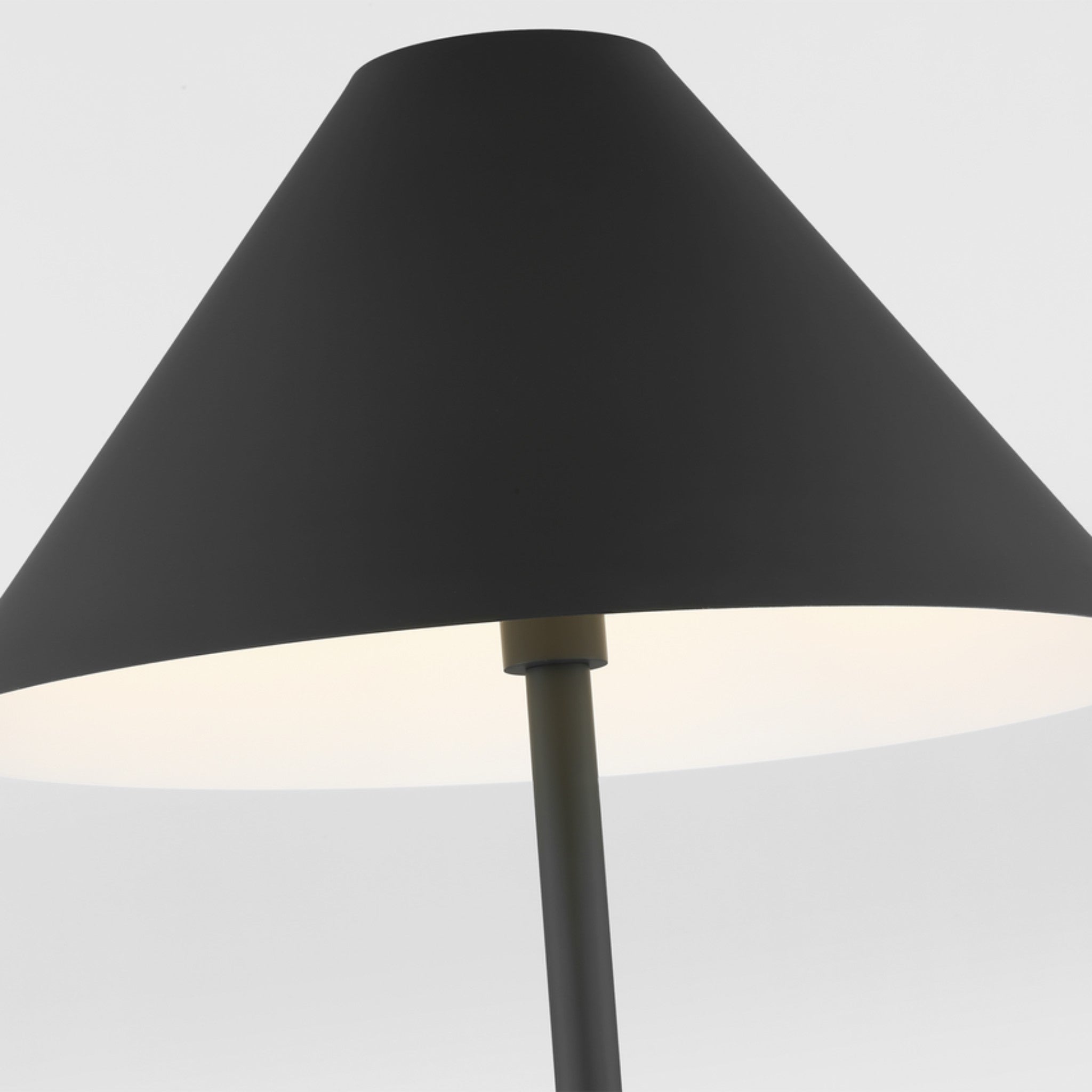 CONTRA FLOOR LAMP - robinsonco.ca