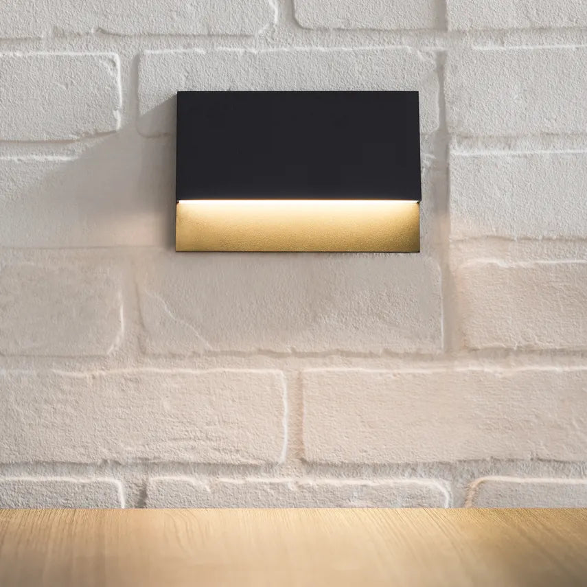 KRYSEN OUTDOOR WALL/STEP LIGHT - robinsonco.ca