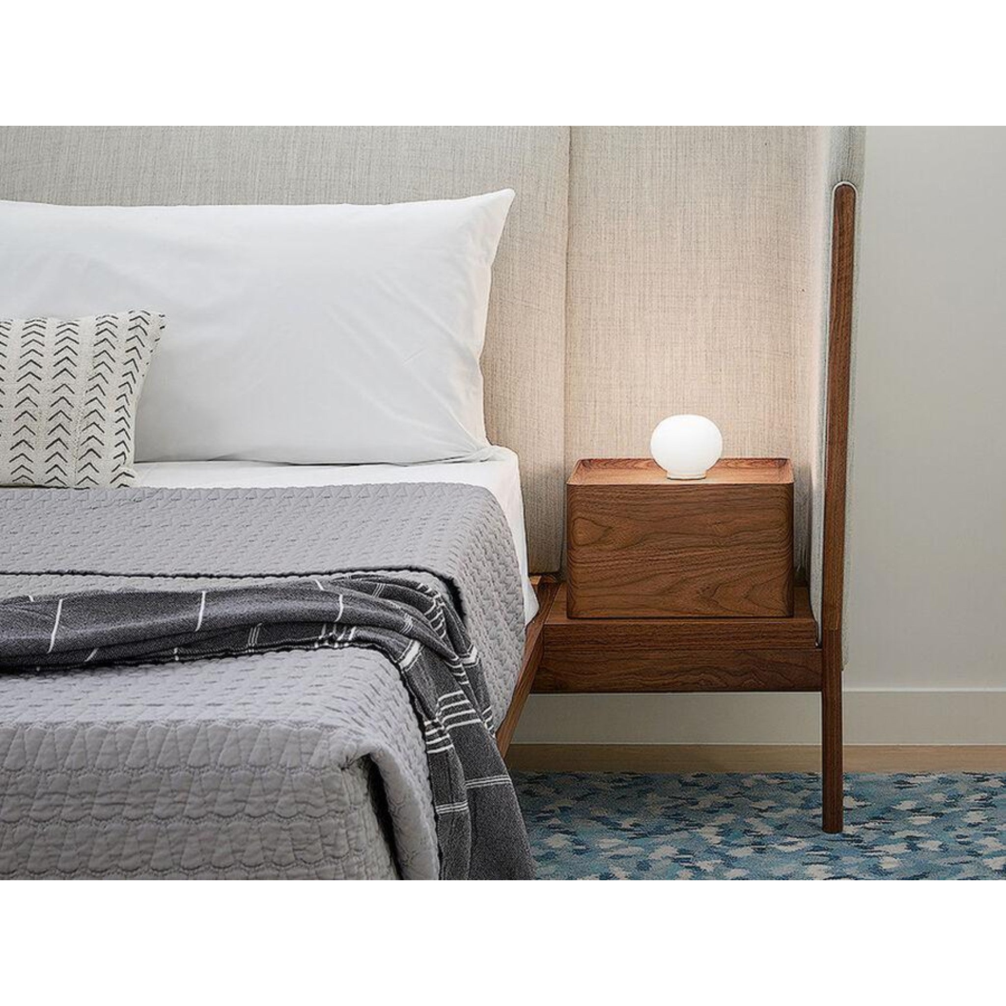 MINI GLO-BALL TABLE LAMP BY JASPER MORRISON - robinsonco.ca